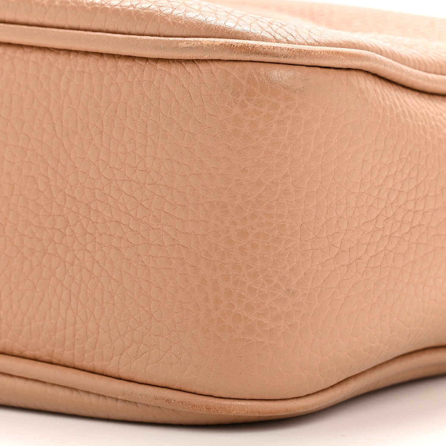 Pebbled Calfskin Small Soho Disco Bag Camelia