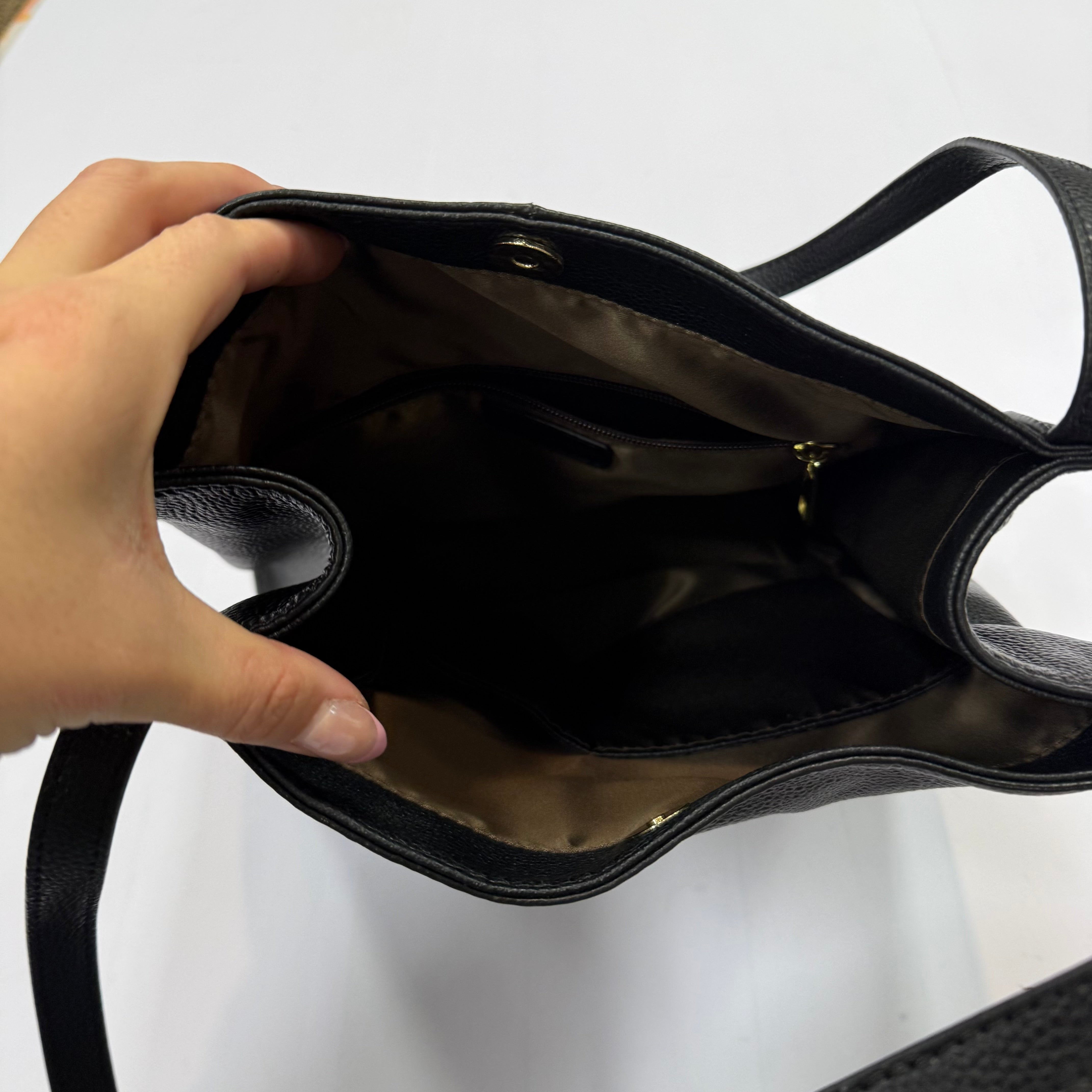 Handbag By Clothes Mentor, Size: Large