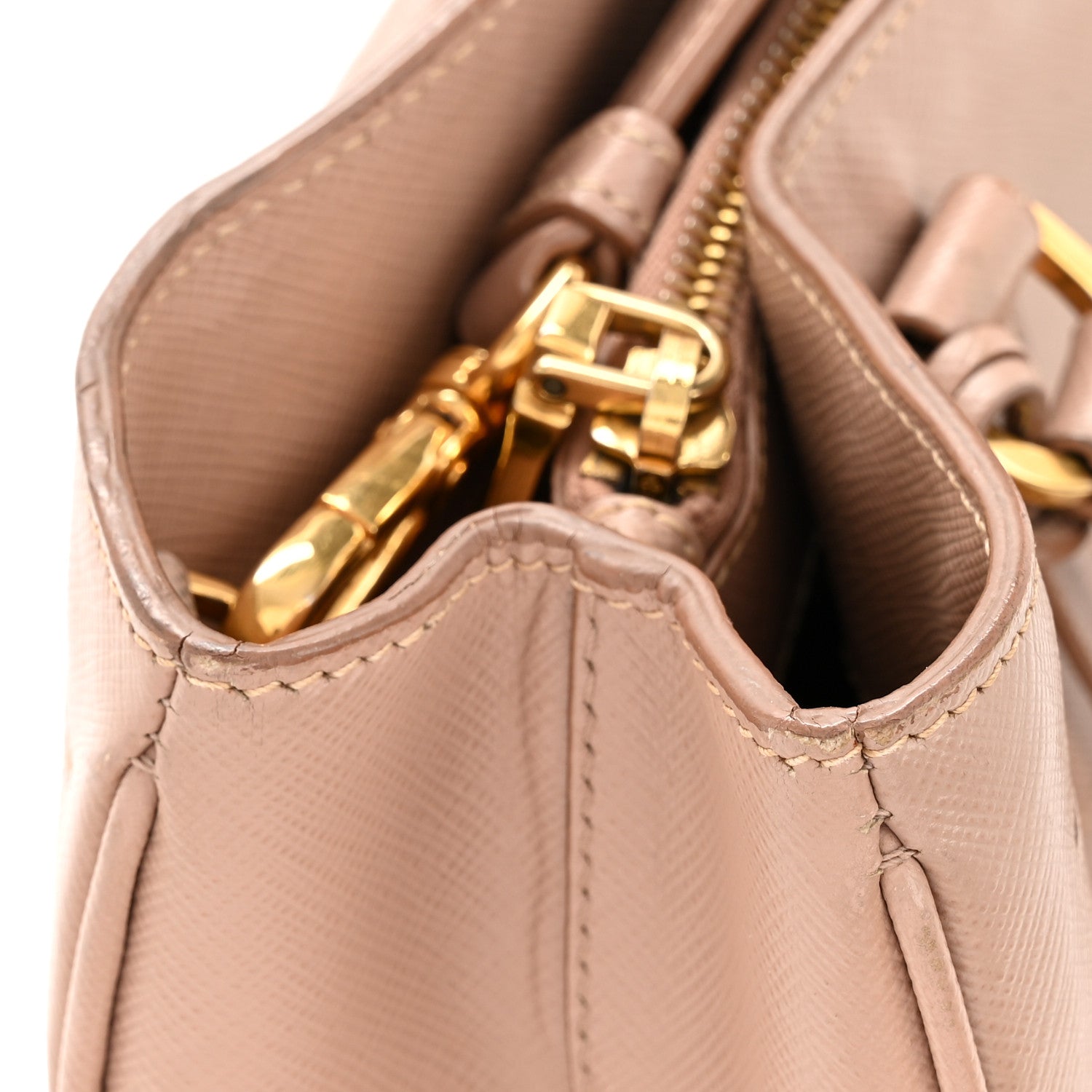 Saffiano Lux Medium Tote Cammeo