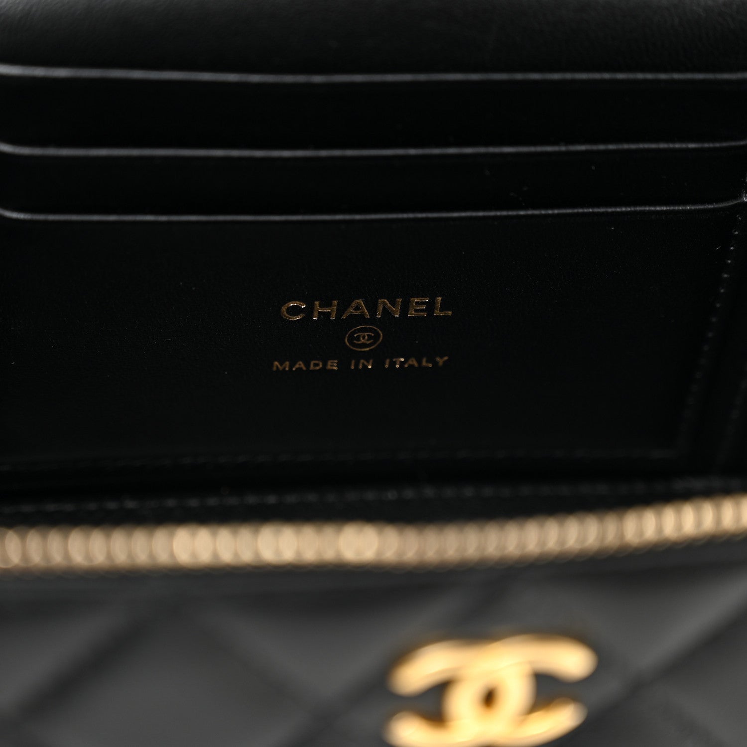 Lambskin Quilted Metal Small Top Handle Vanity Case With Chain Black