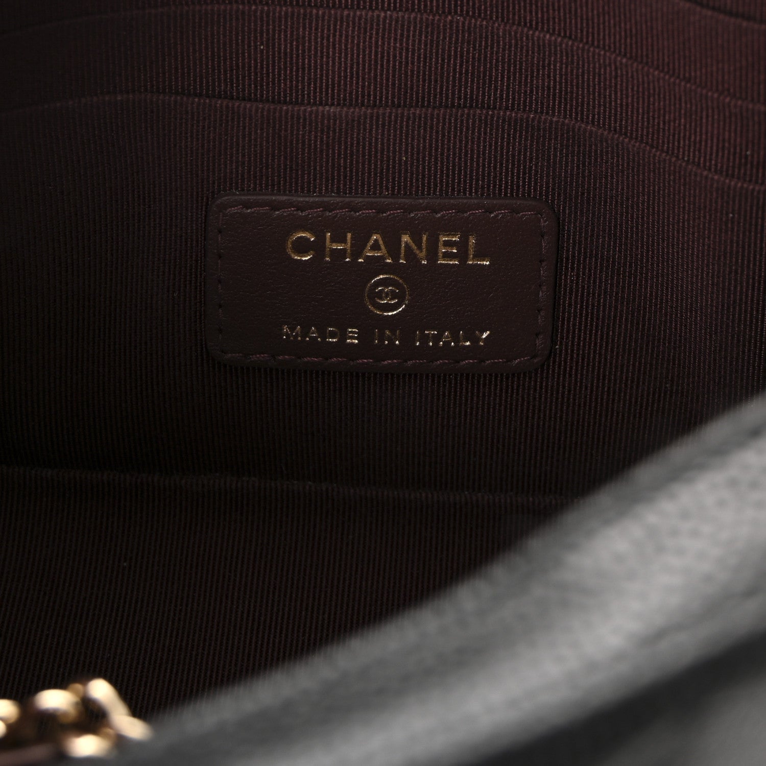 Caviar Quilted Vanity With Chain Black