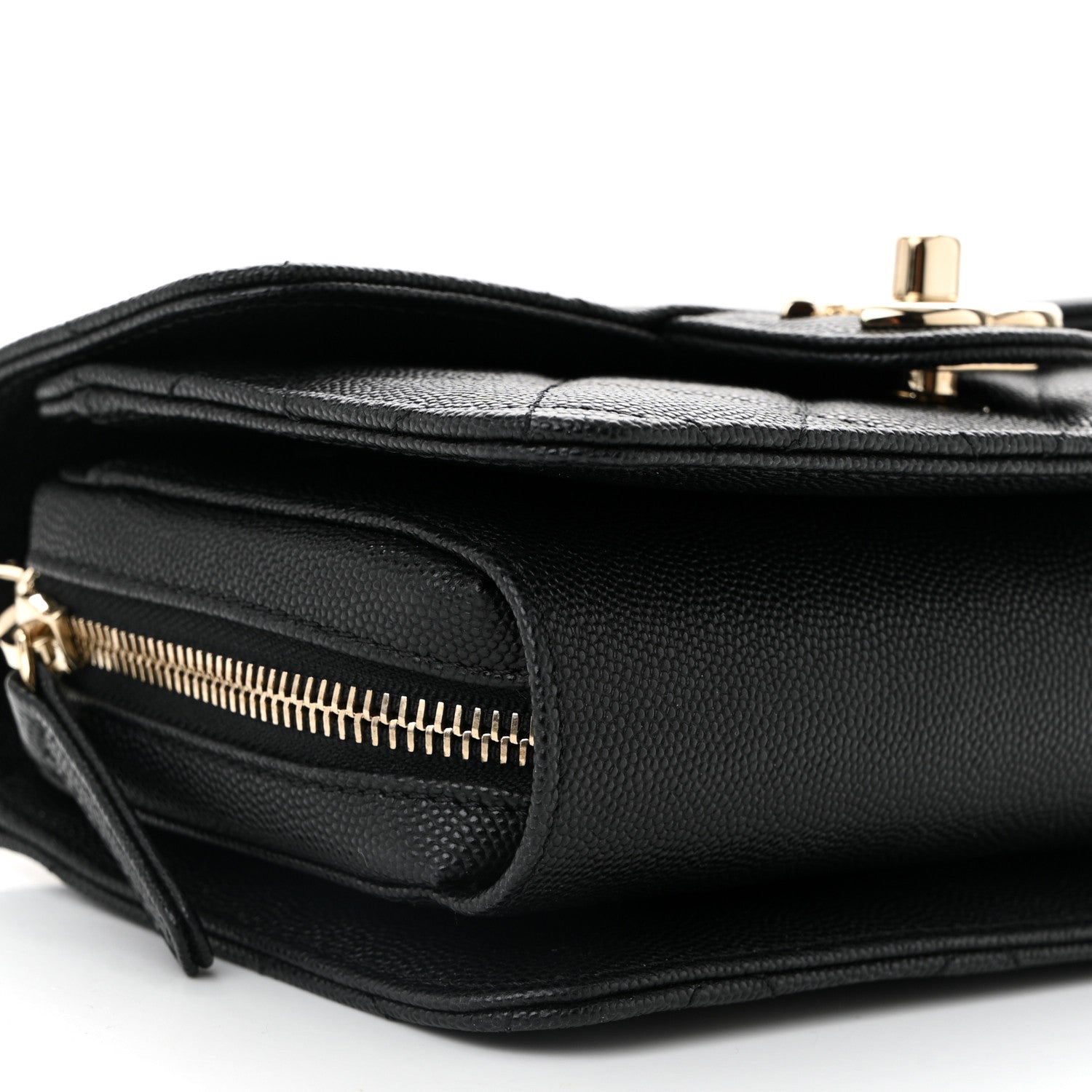 Caviar Quilted Like A Wallet Flap Black