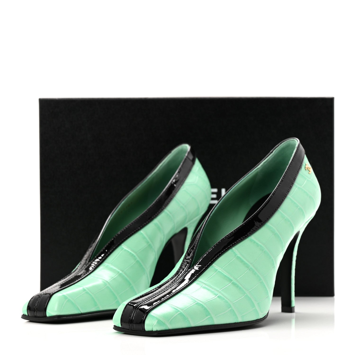 Crocodile Embossed Patent Calfskin Pumps 39 Green Black
