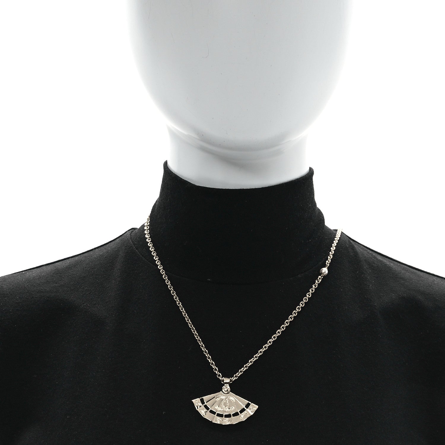 Metal Pearl CC Fan Necklace Gold