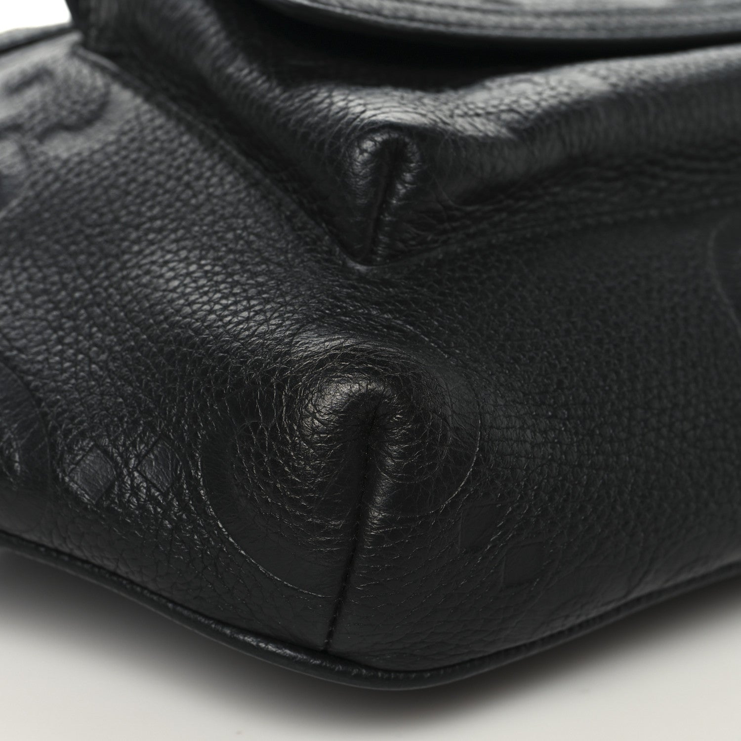 Piuma Calfskin Jumbo GG Embossed Pocket Belt Bag  Black
