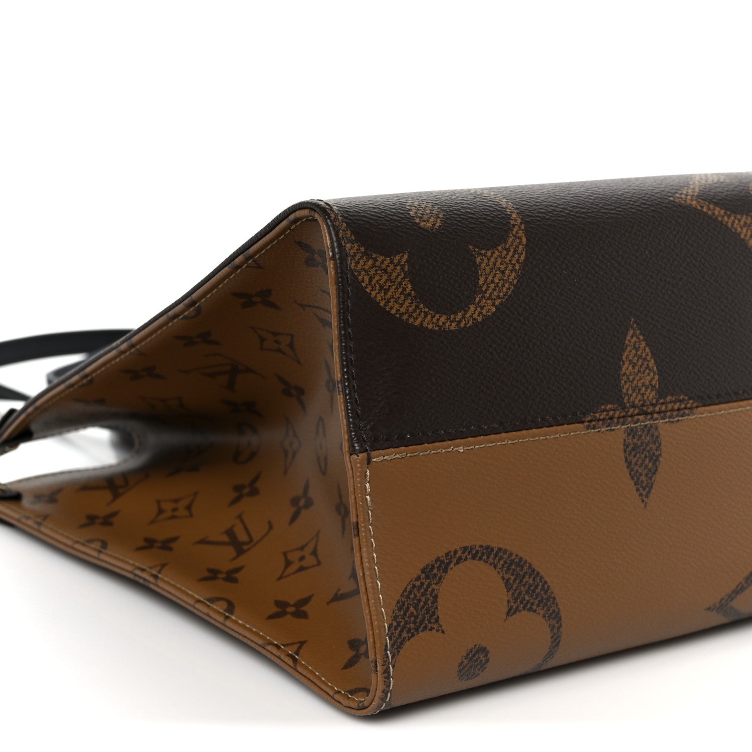 Reverse Monogram Giant Onthego MM