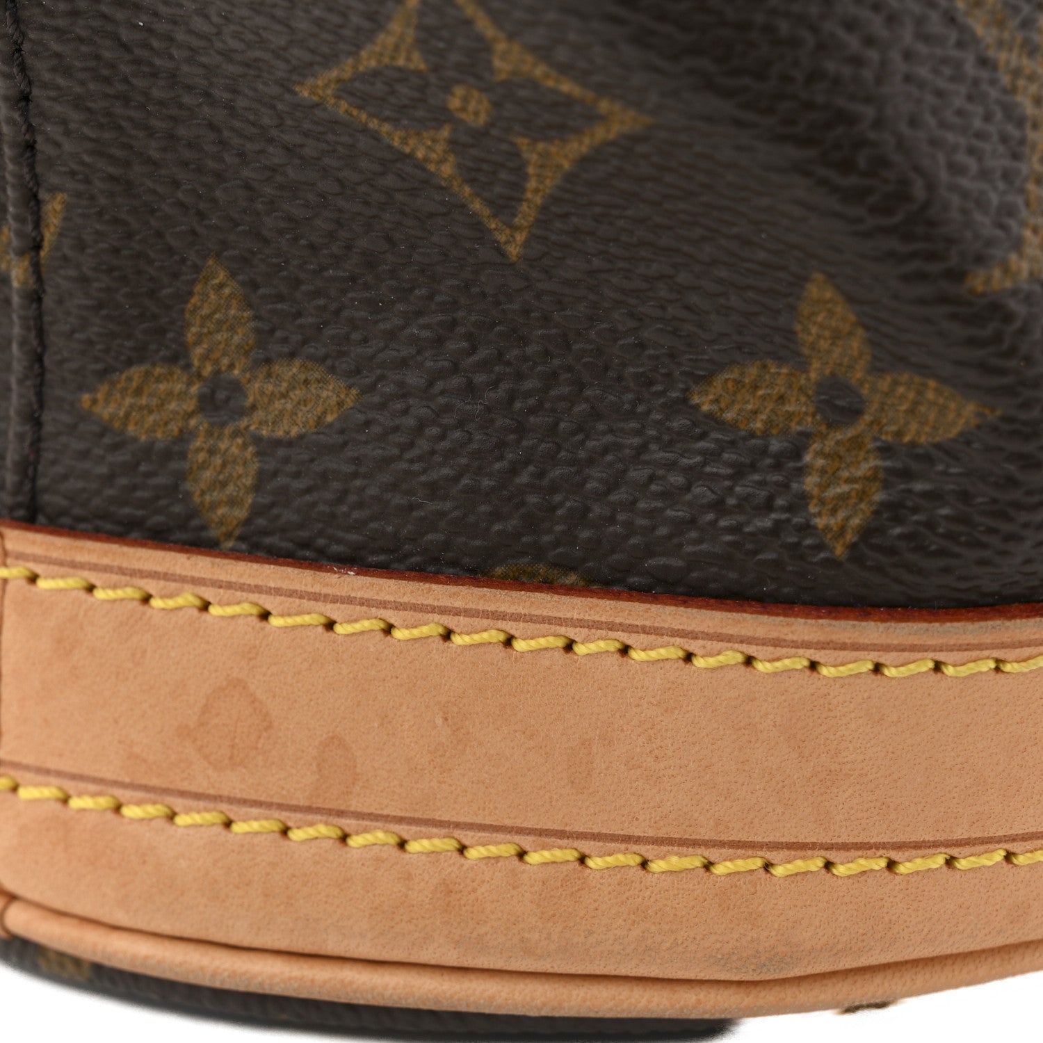 Monogram Petit Bucket 23