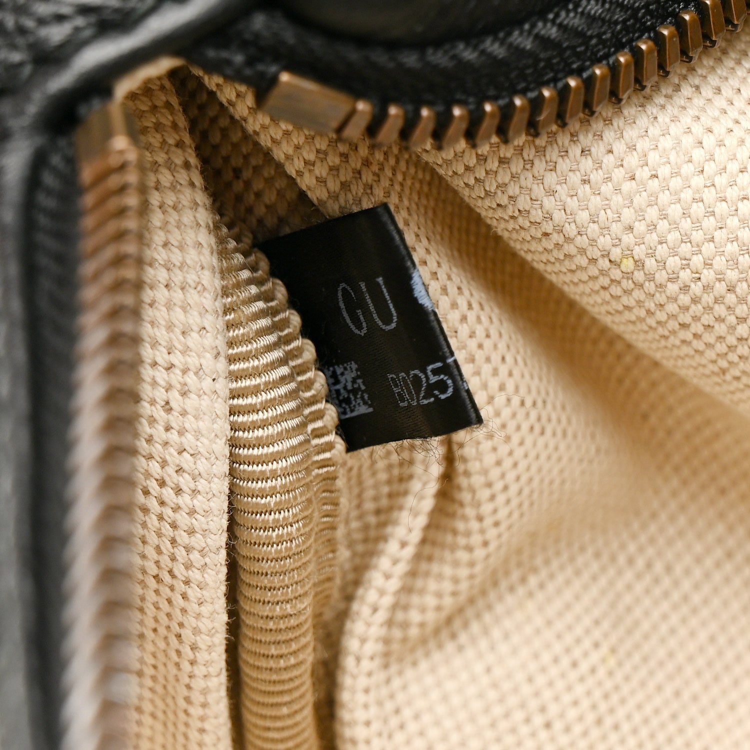 Grained Calfskin Logo Belt Bag Black
