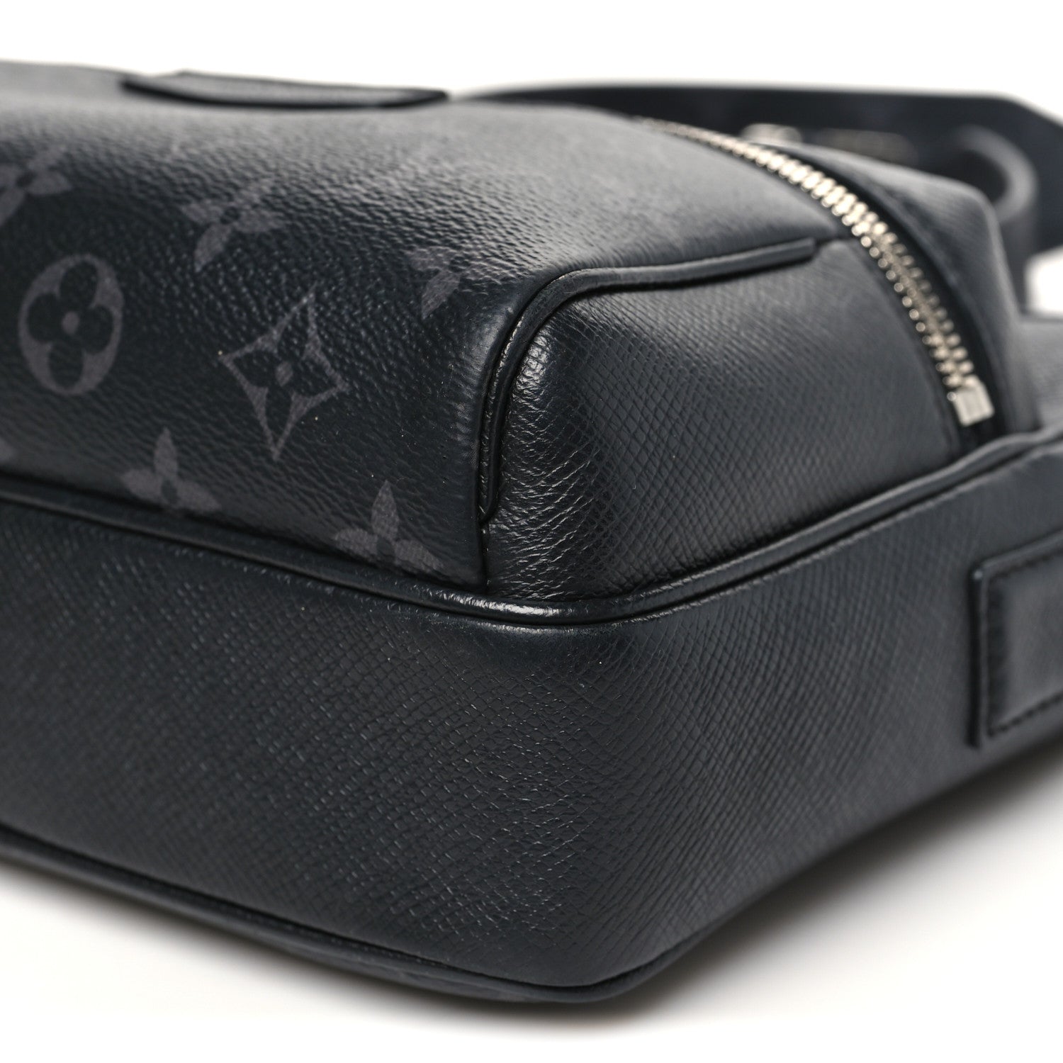 Taiga Monogram Eclipse Outdoor Messenger Black