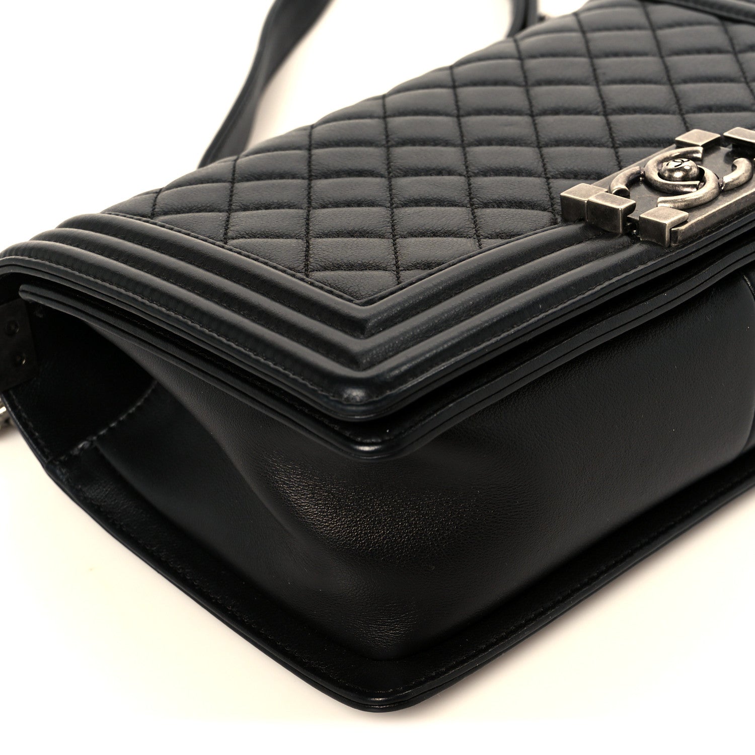 Calfskin Quilted Medium Boy Flap Black