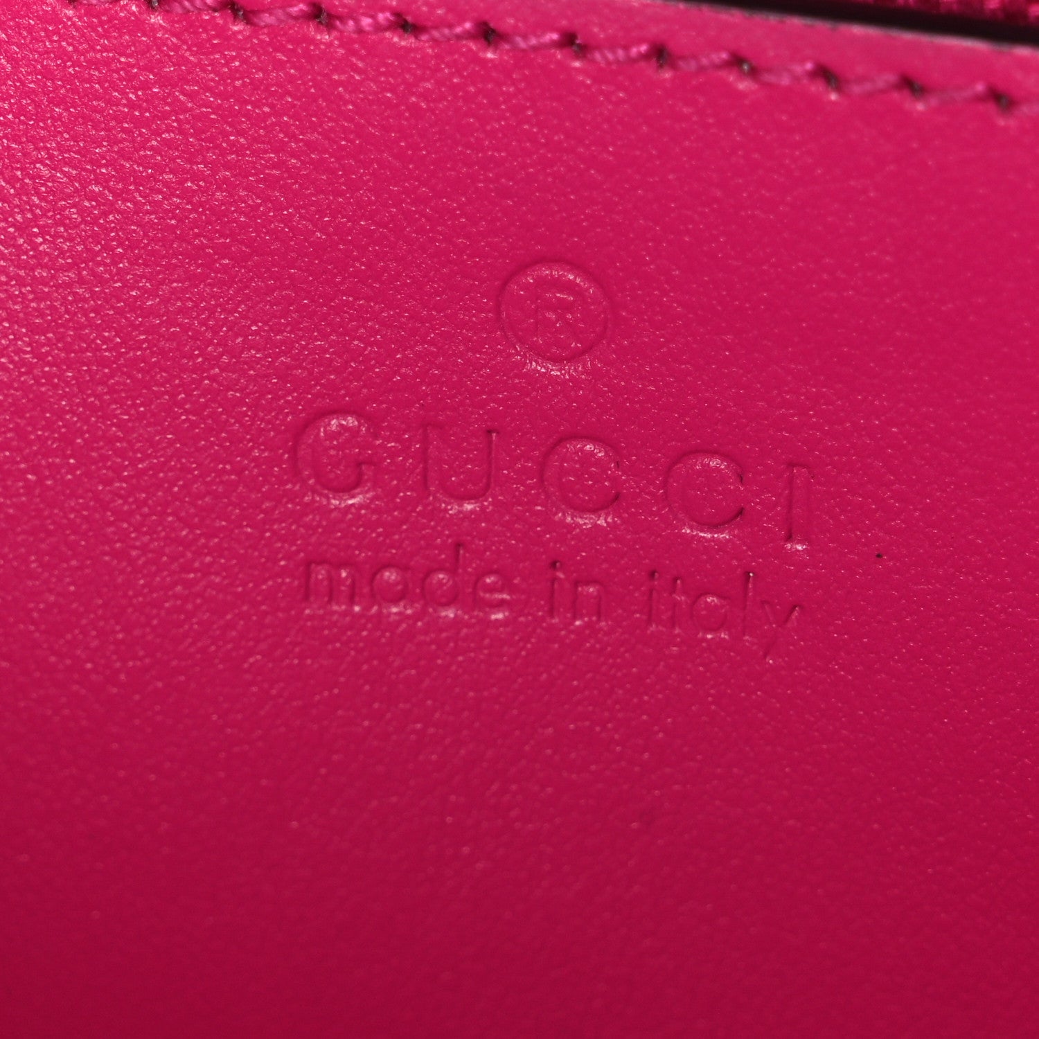 Calfskin Matelasse Monochrome Small GG Marmont Chain Shoulder Bag Classic Fuxia