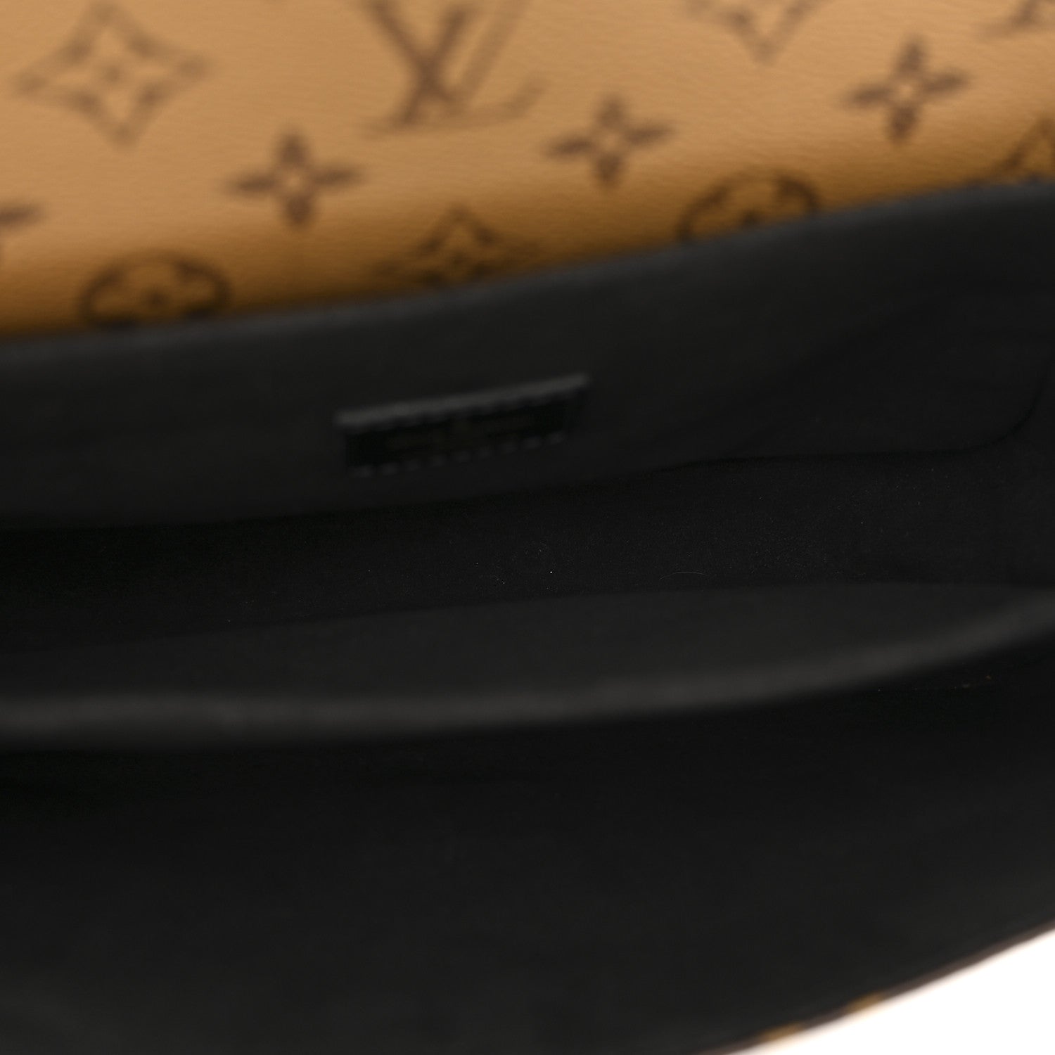 Reverse Monogram Pochette Metis