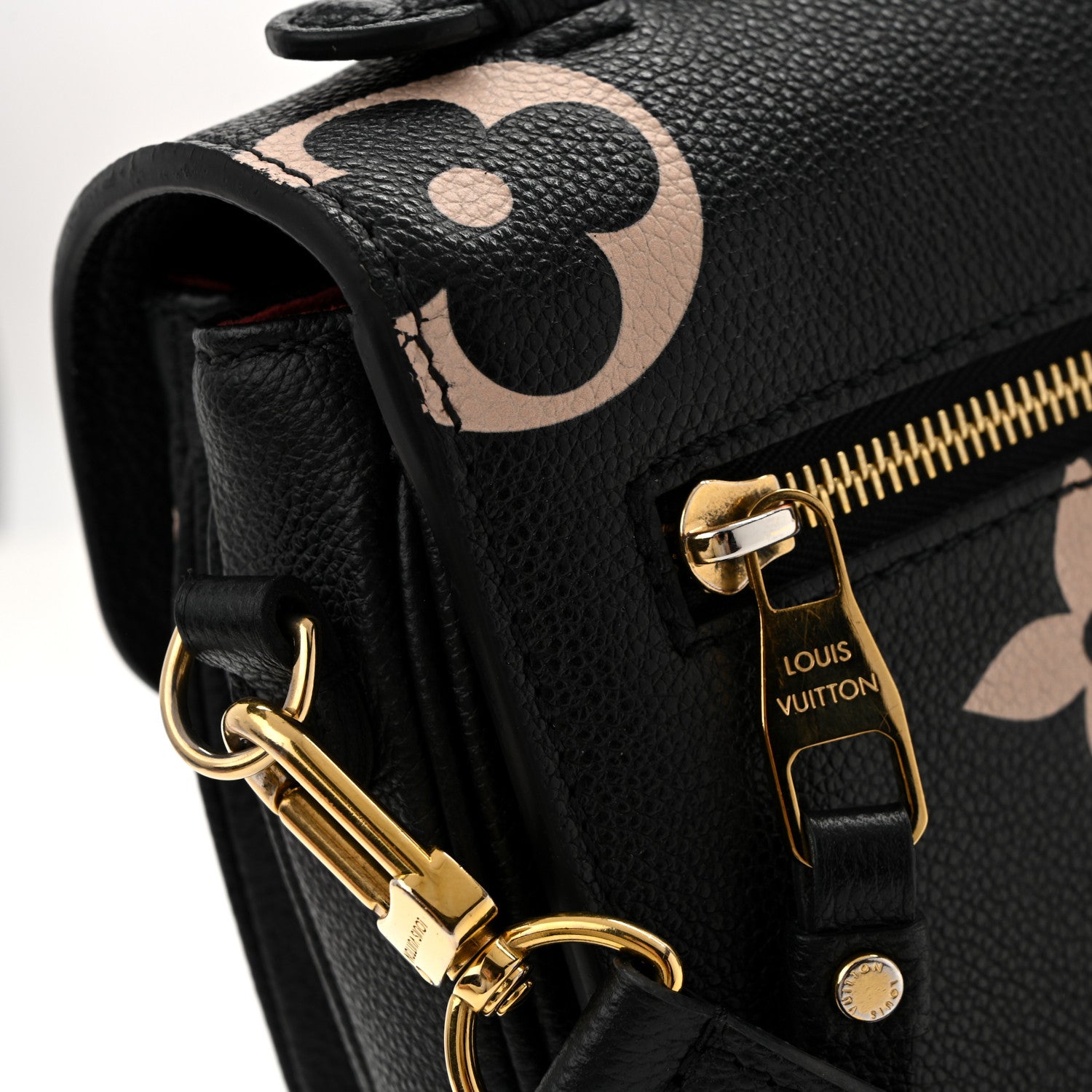 Empreinte Monogram Giant Pochette Metis Black Beige