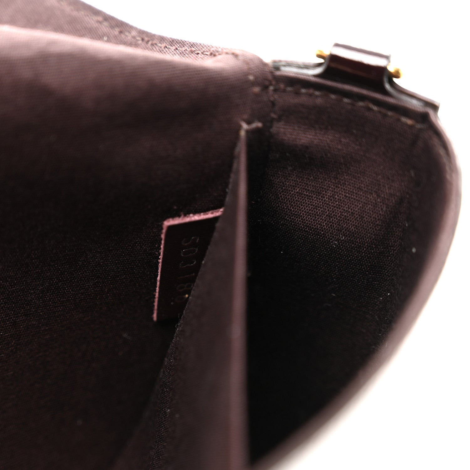 Vernis Pochette Felicie Chain Wallet Amarante