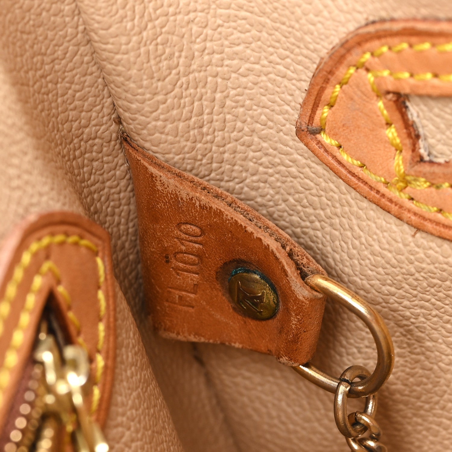 Monogram Petit Bucket 23