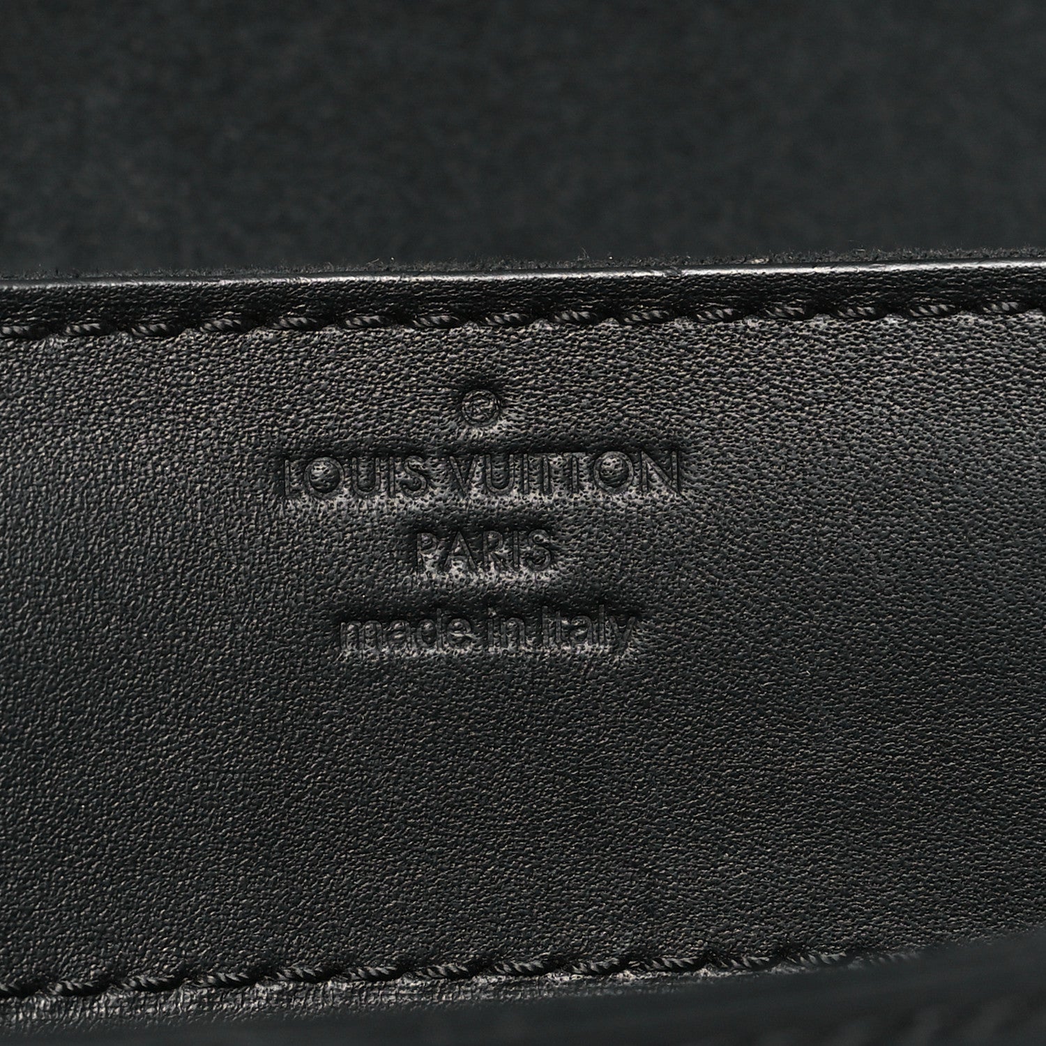 Calfskin Airy V Embossed Pochette Chain Louise GM  Black