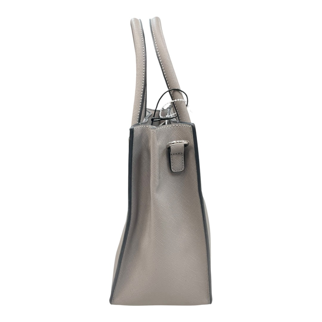 Handbag By Clothes Mentor In Grey, Size:Medium