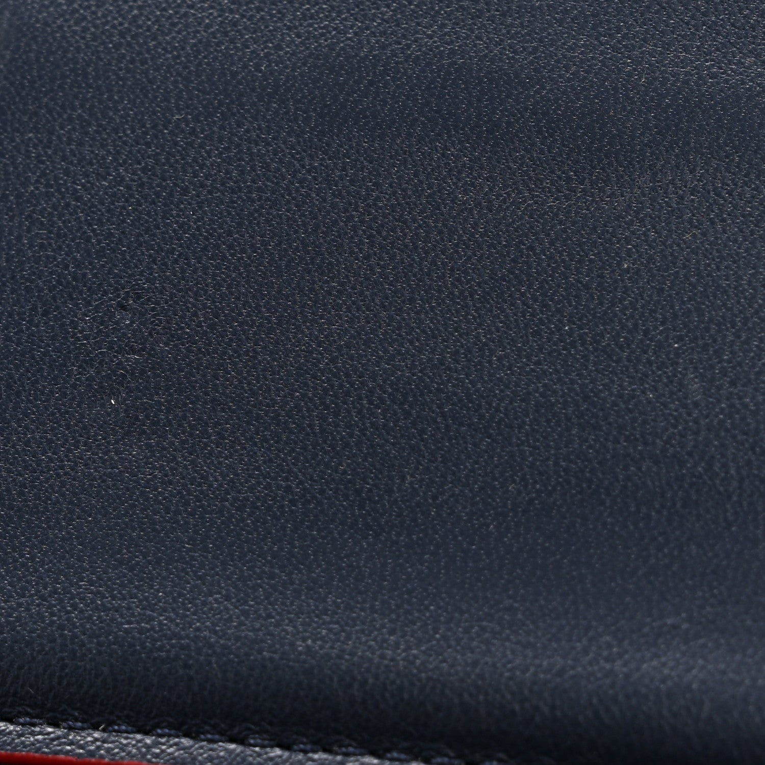 Taurillon Capucines Compact Wallet Marine Rouge