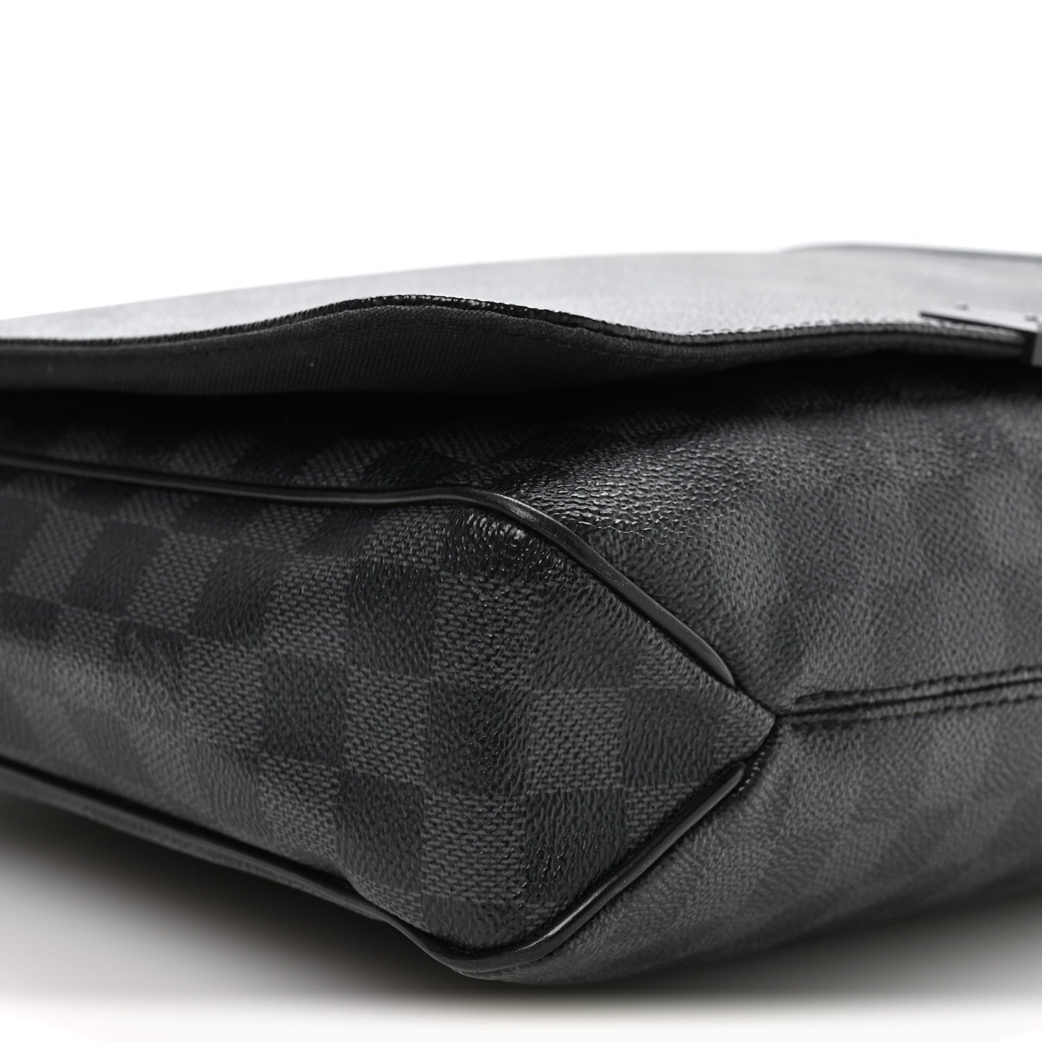 Damier Graphite District MM