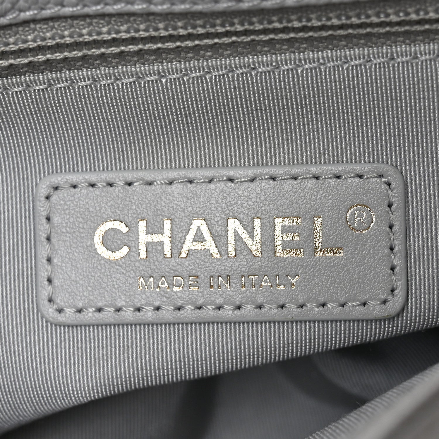 Caviar Quilted City Walk Flap Light Grey