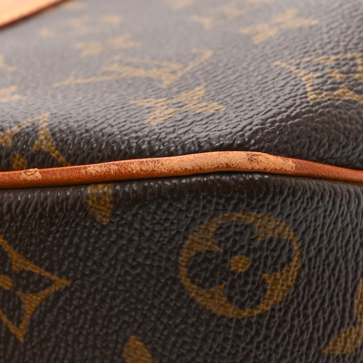 Monogram Blois
