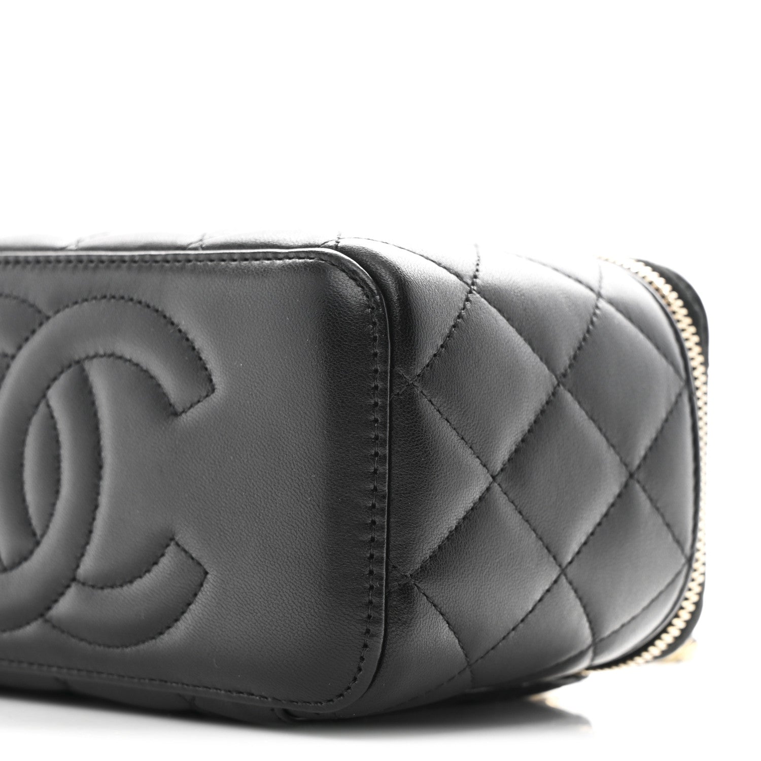 Lambskin Quilted Pearl Crush Small Vanity Case With Chain Black