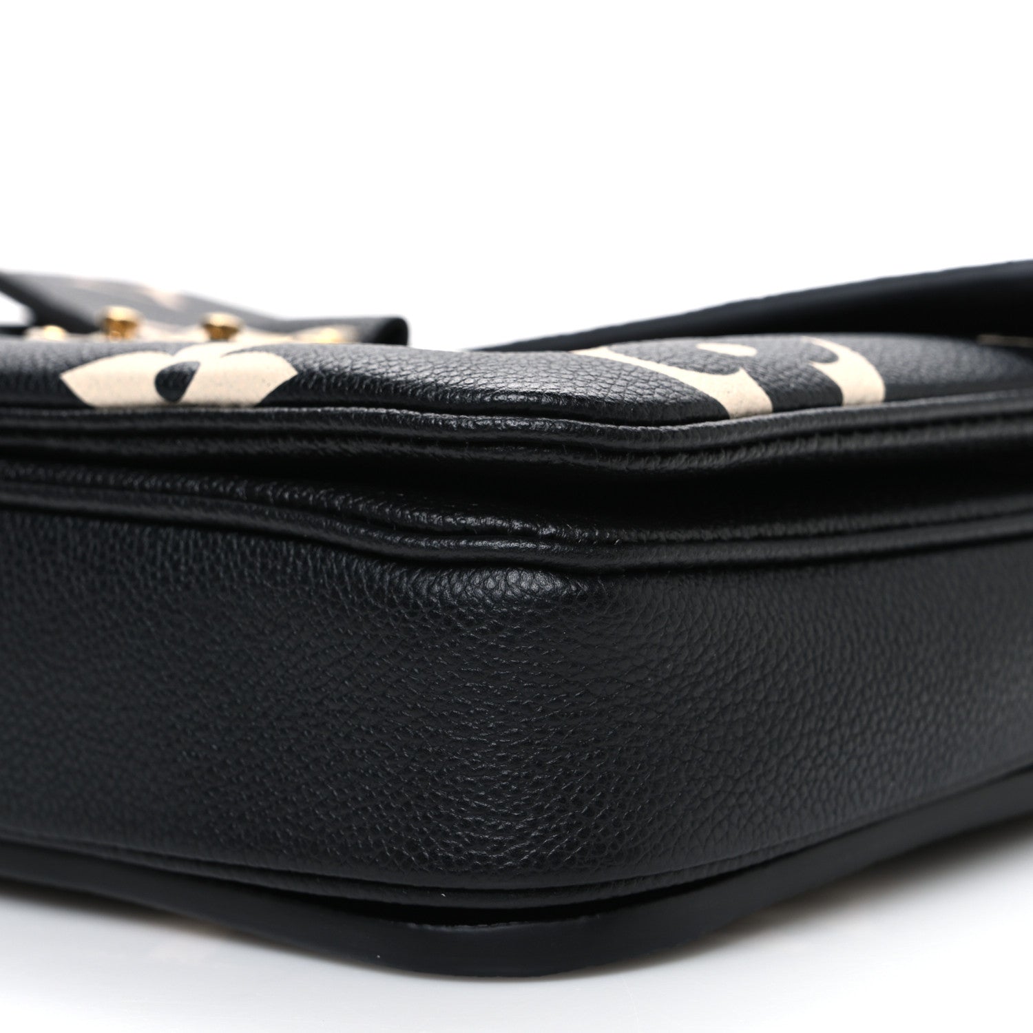 Empreinte Monogram Giant Pochette Metis Black Beige