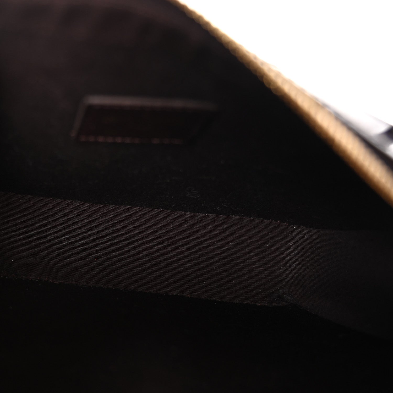 Vernis Camera Pouch Amarante