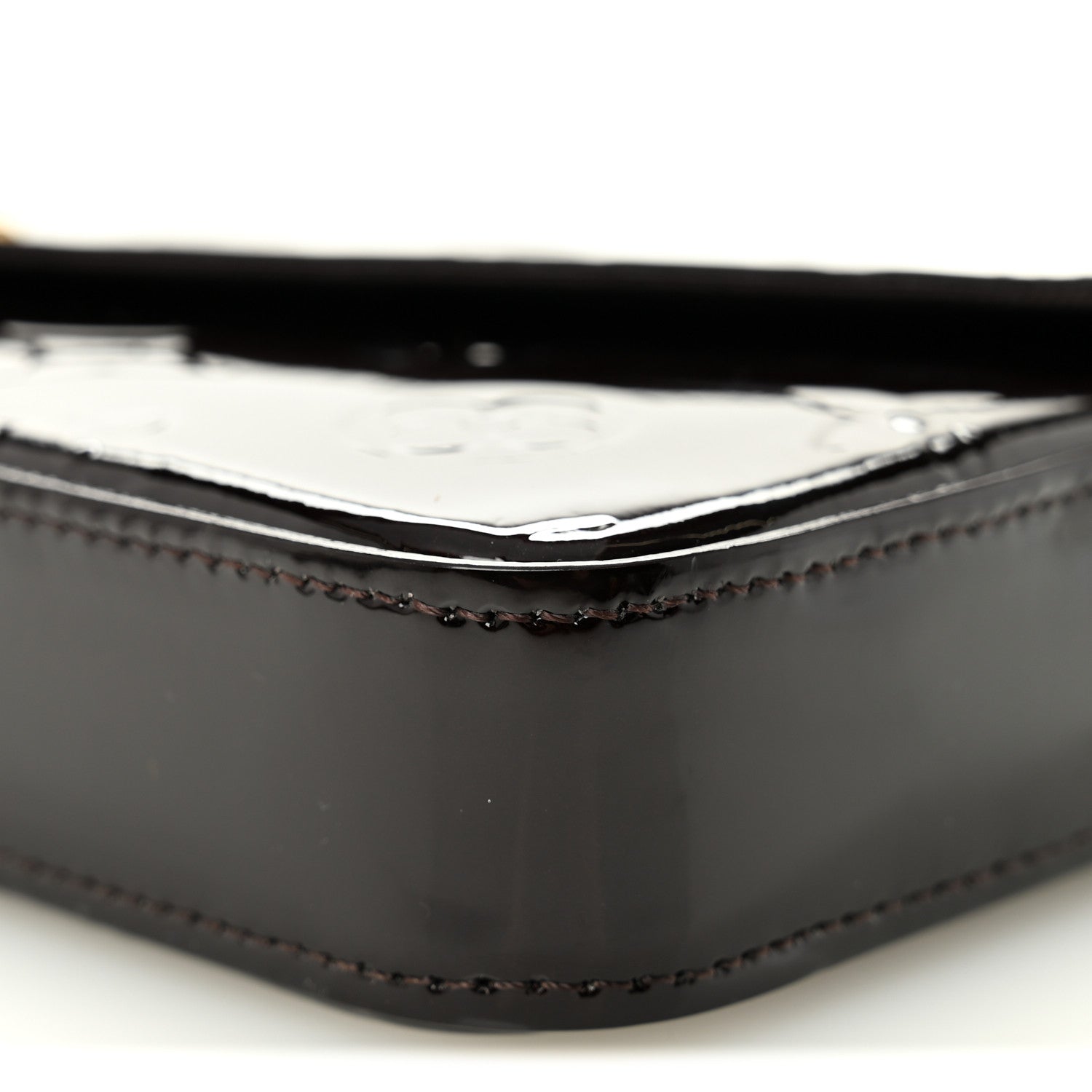 Vernis Pochette Felicie Chain Wallet Amarante