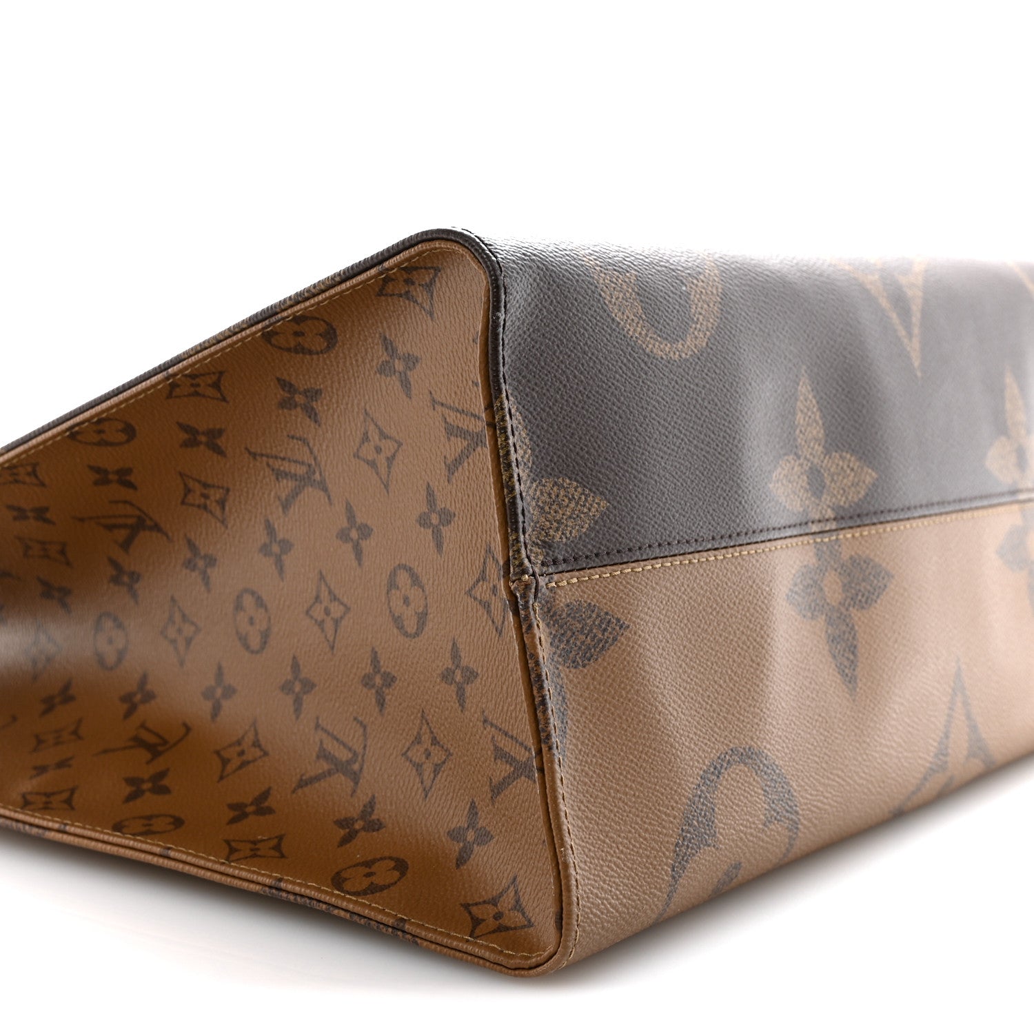 Reverse Monogram Giant Onthego GM