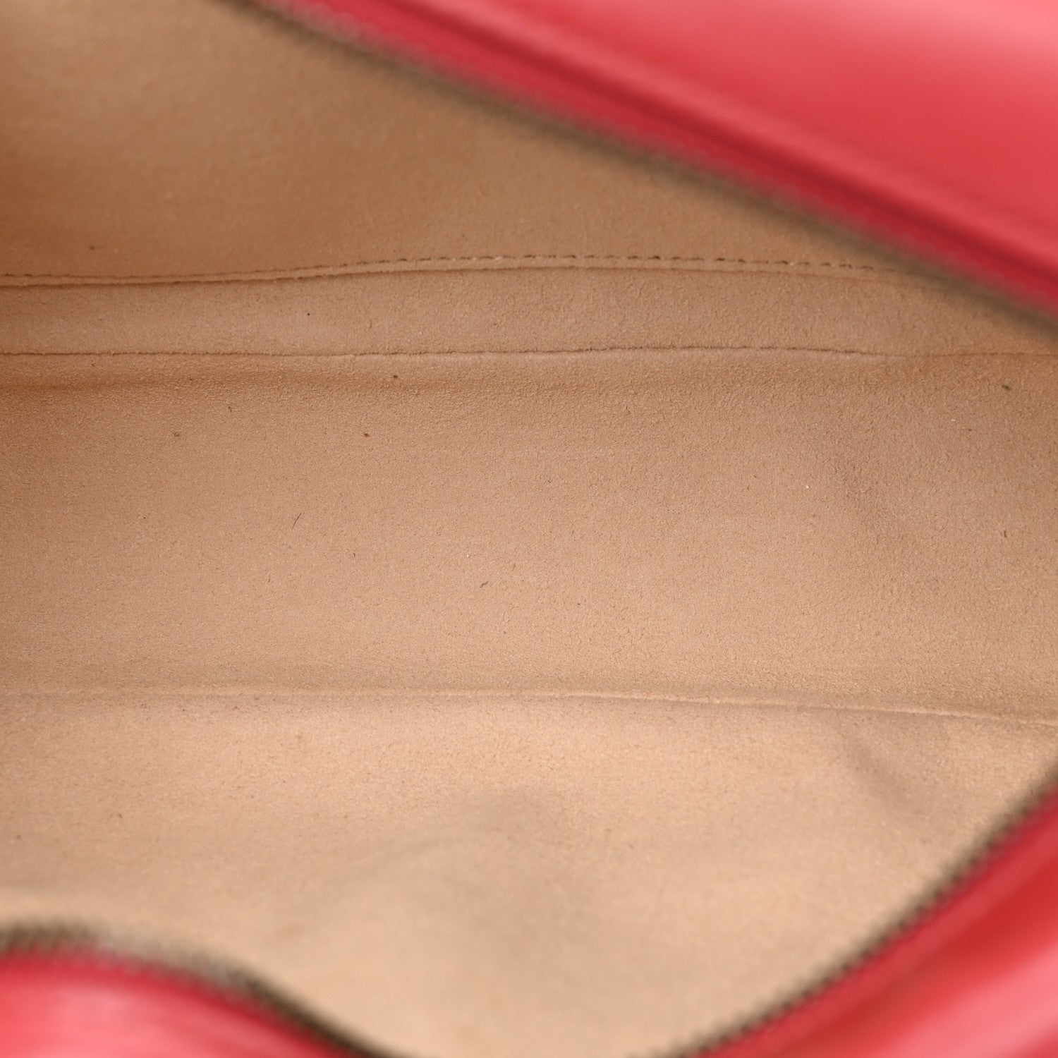Calfskin Matelasse Small GG Marmont Chain Shoulder Bag Hibiscus Red
