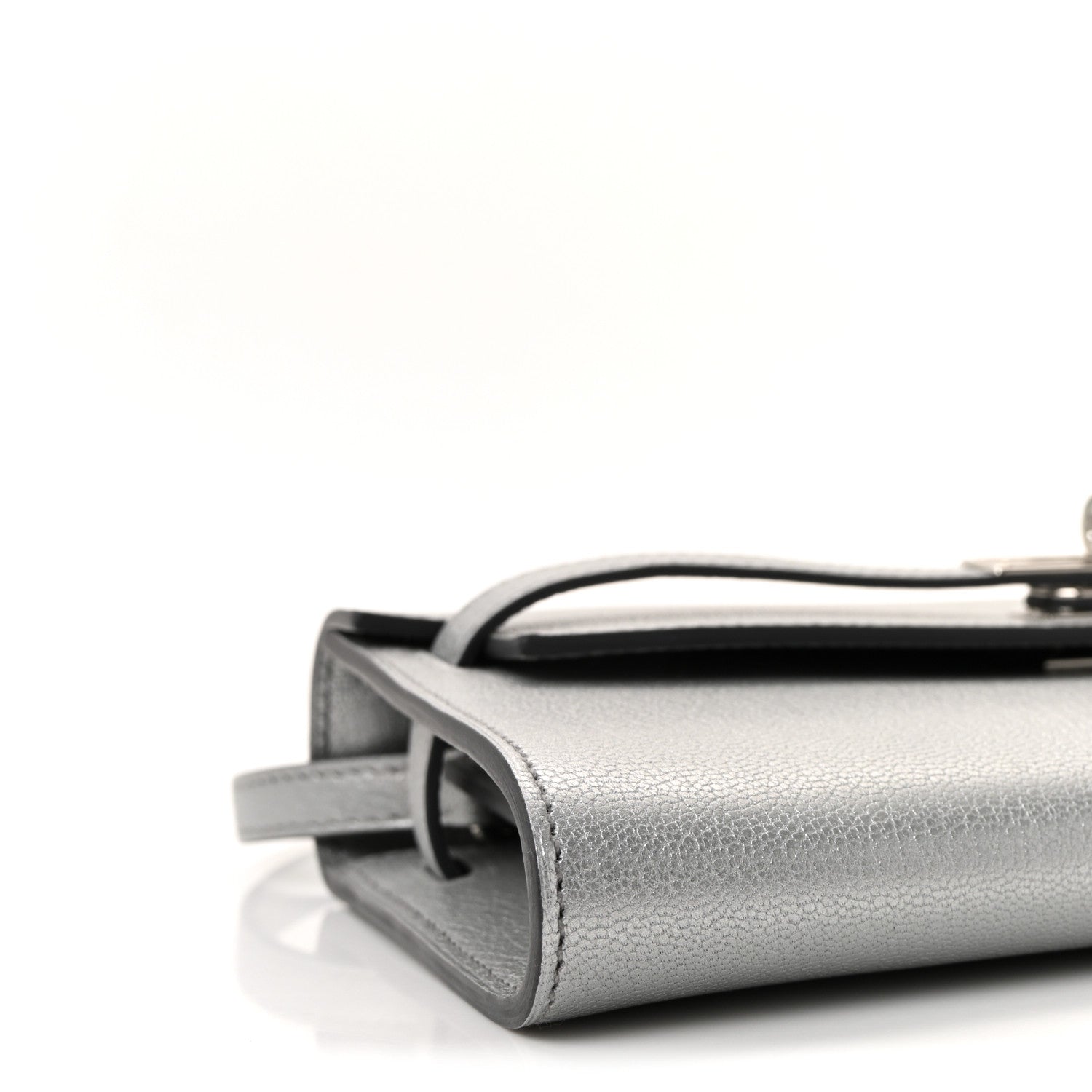 Metallic Chevre Chamkilight Kelly Wallet To Go Argent
