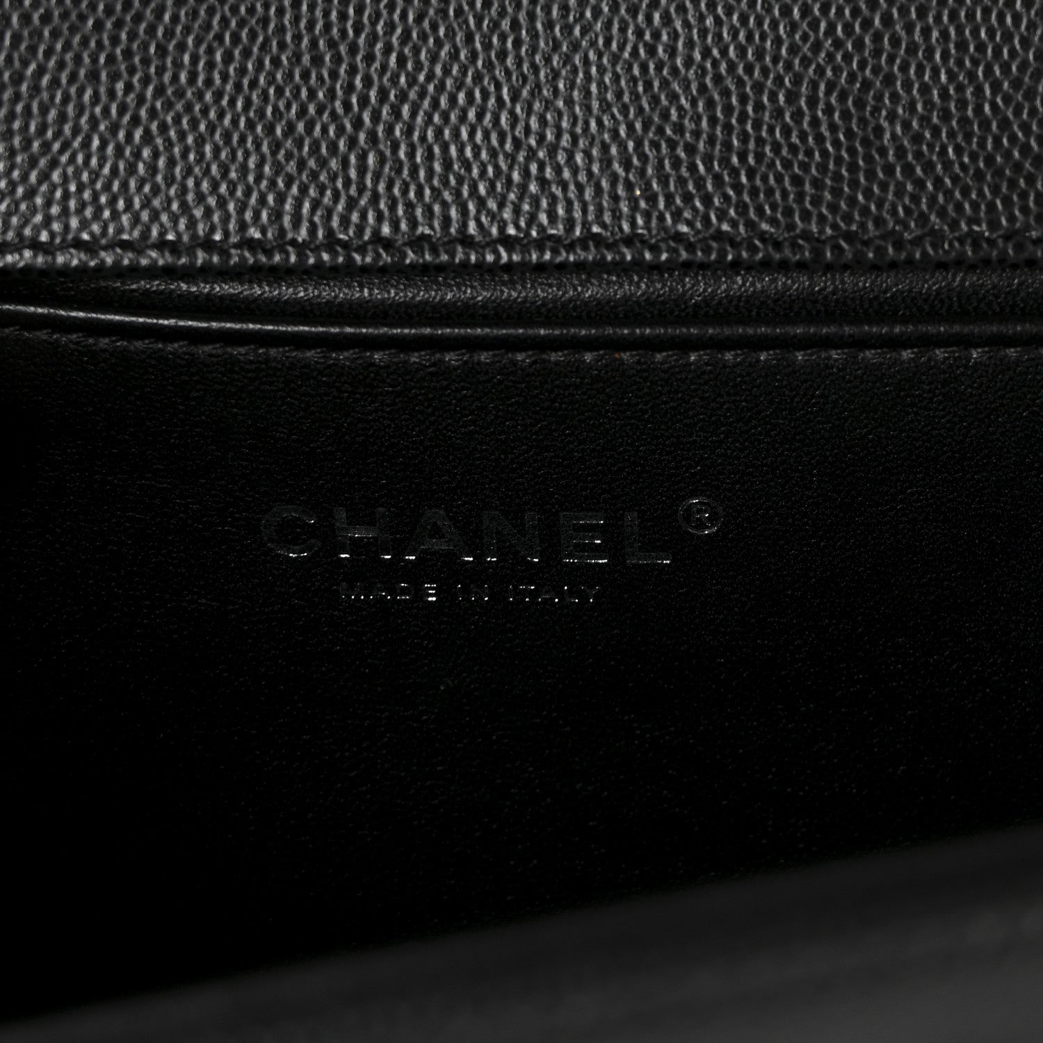 Caviar Quilted Medium Boy Flap Black
