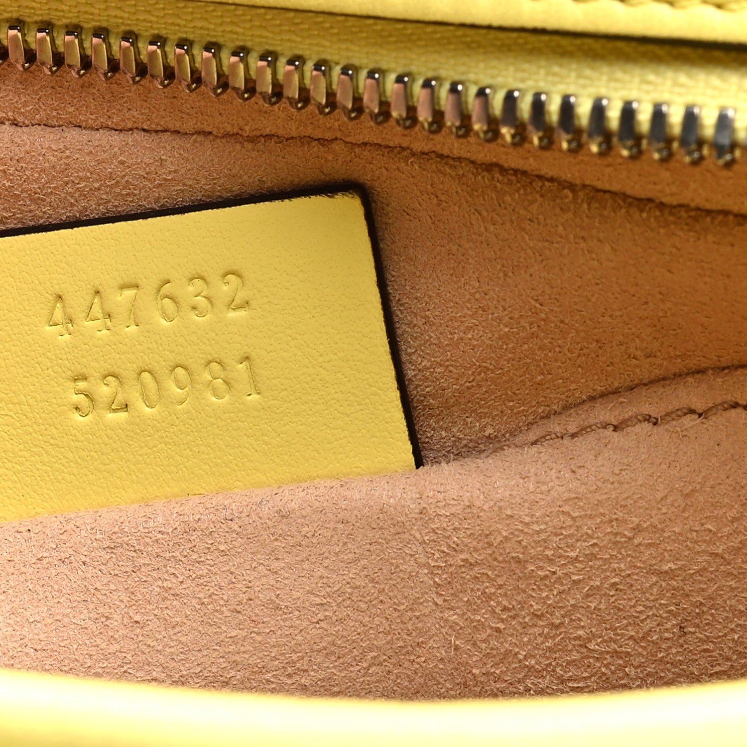 Calfskin Matelasse Small GG Marmont Chain Shoulder Bag Banana