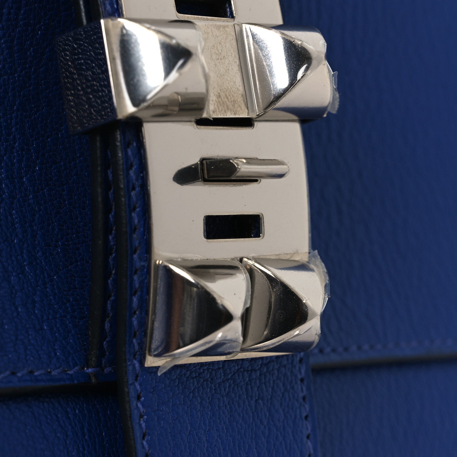 Chevre Mysore Medor 23 Clutch Bleu Hydra Electric Blue