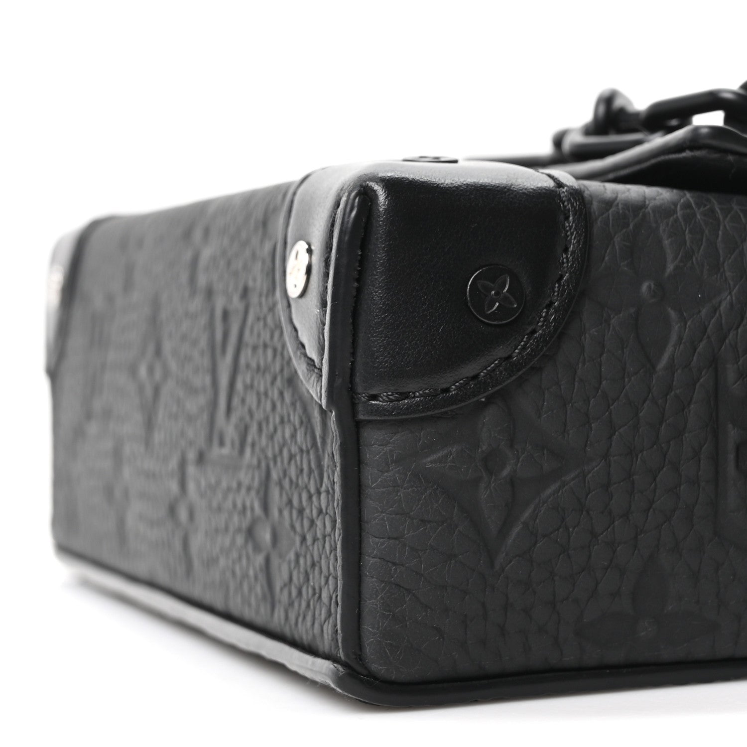 Taurillon Monogram Steamer Wearable Wallet Black