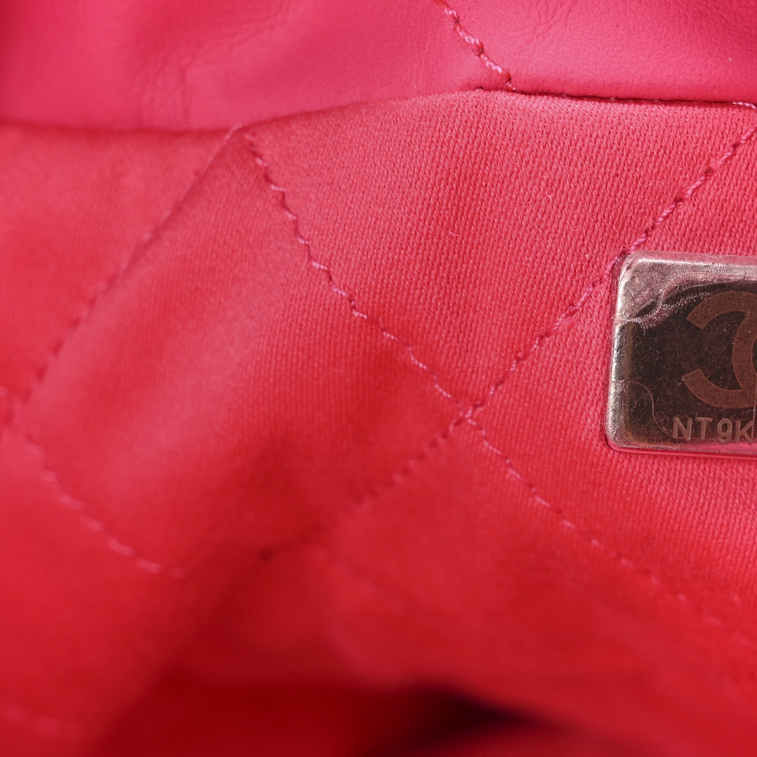 Matte Calfskin Quilted Monochrome Small Chanel 22 Fuchsia