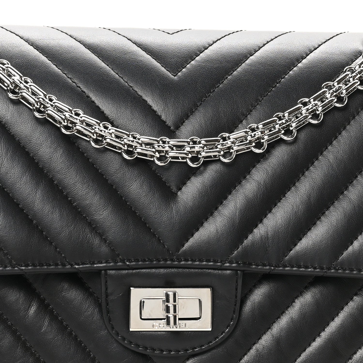 Aged Calfskin Chevron Quilted 2.55 Reissue 225 Flap Black