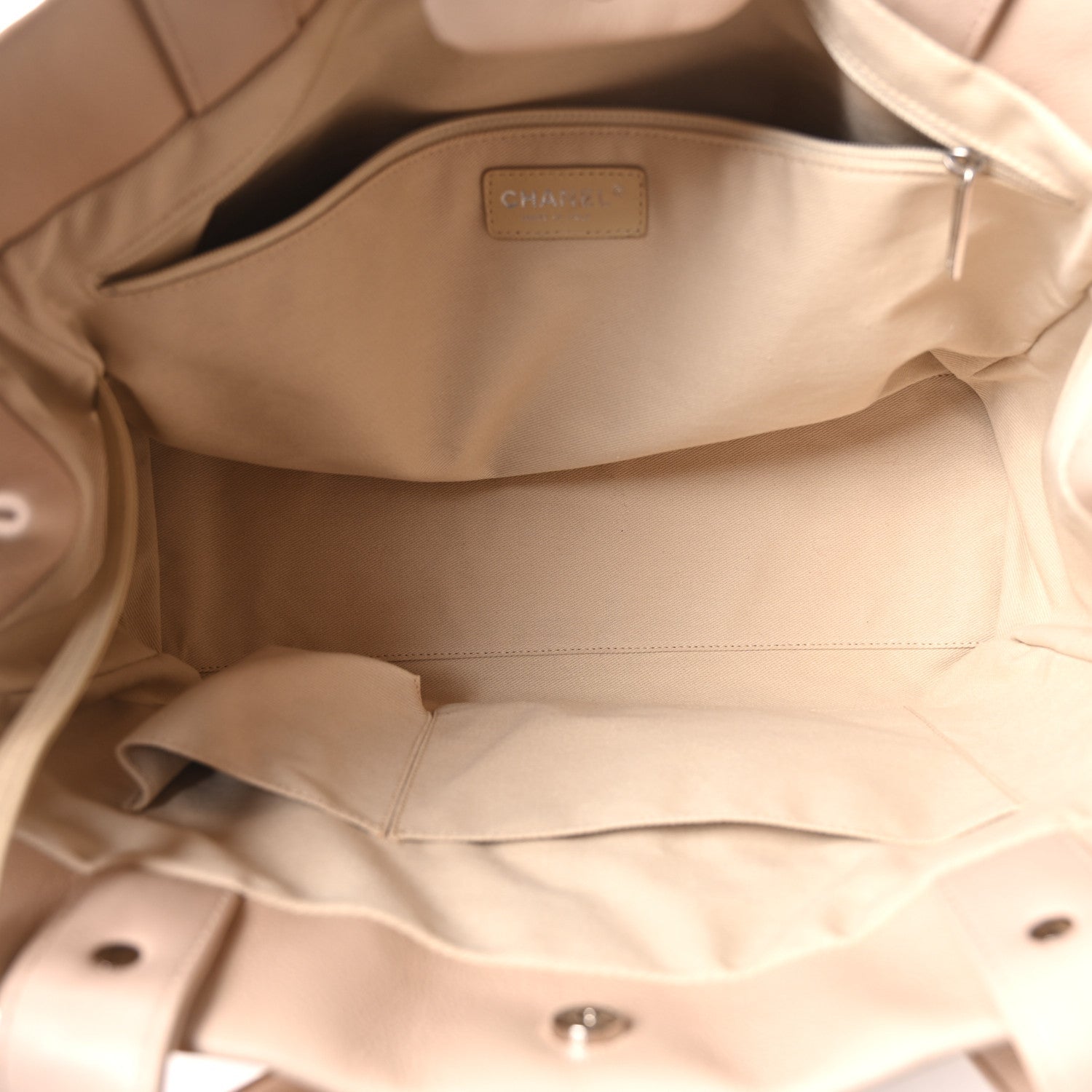 Caviar CC Tote Beige
