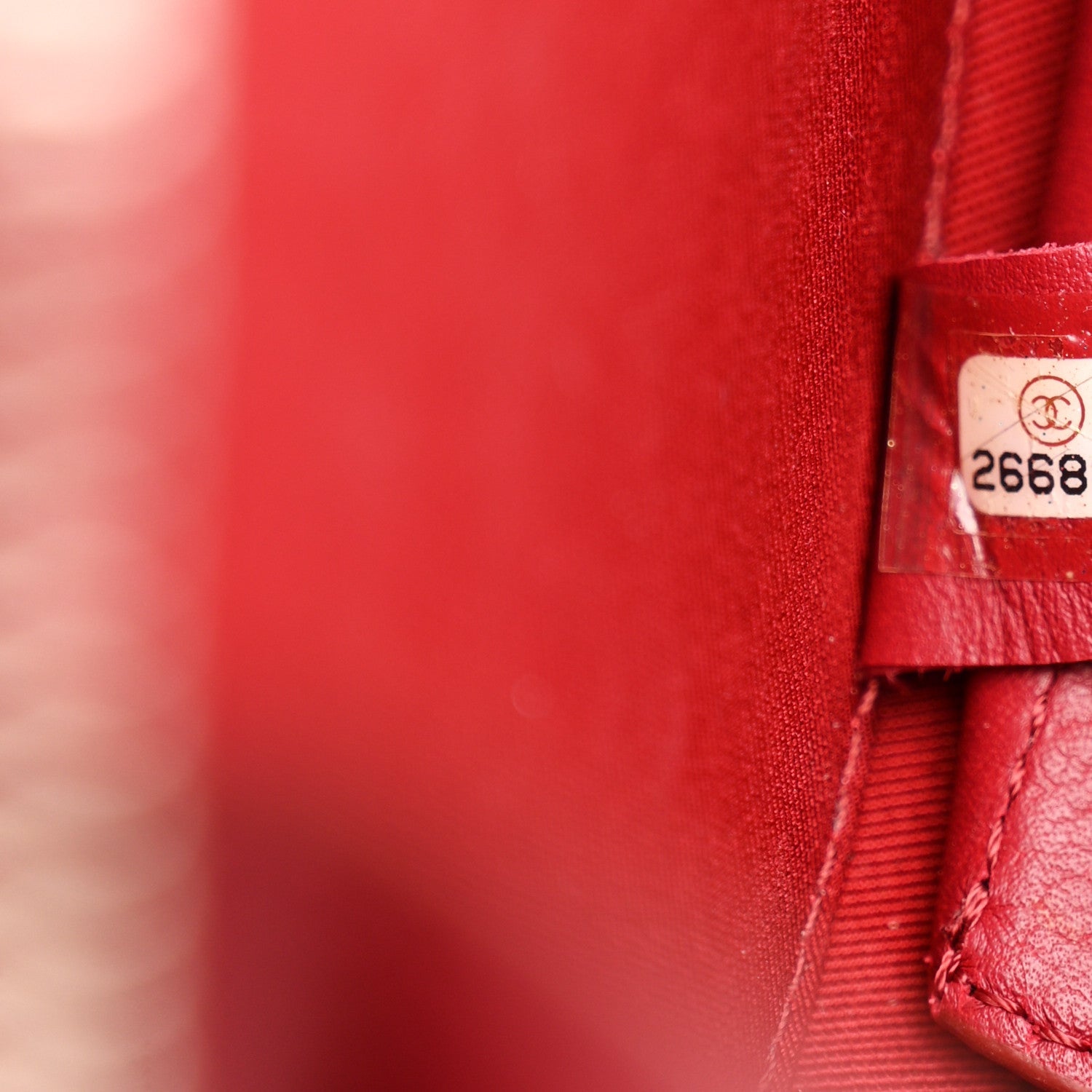 Patent Round As Earth Evening Bag Red