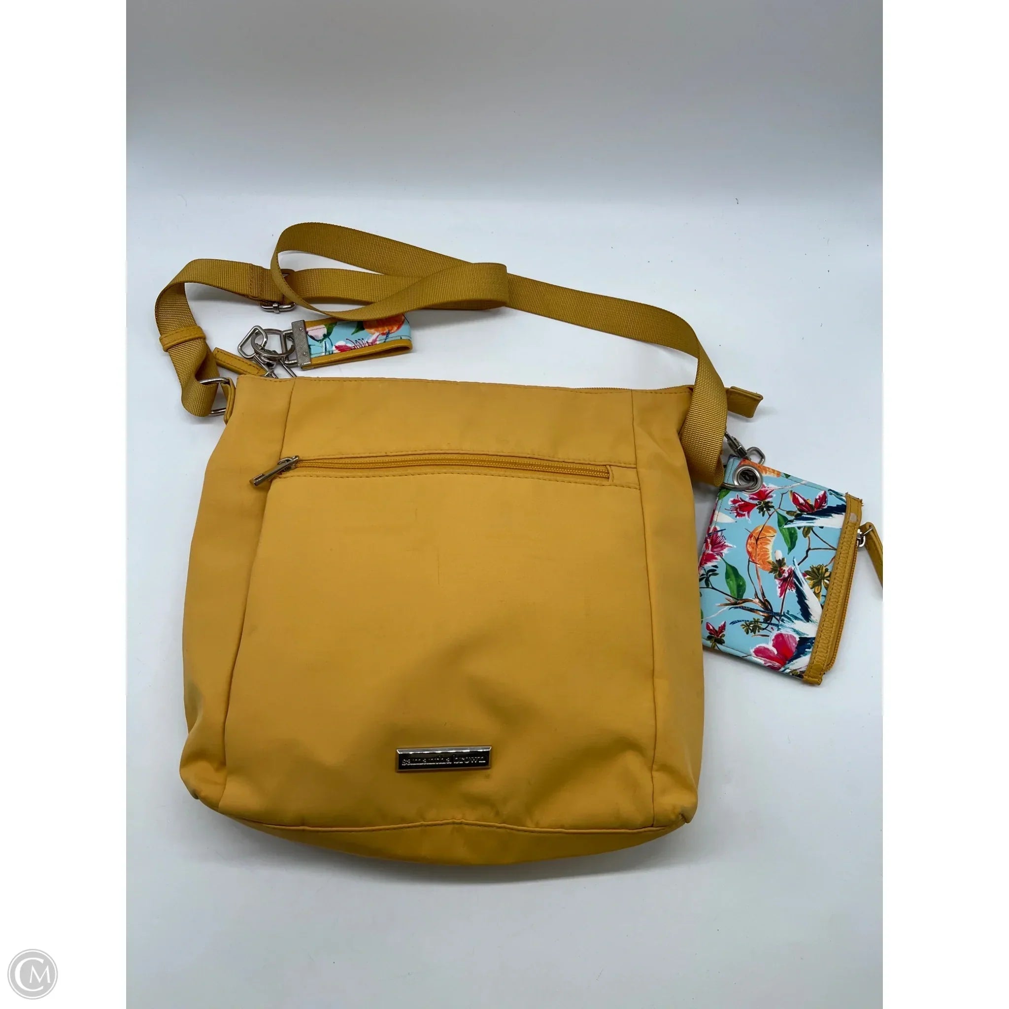 Crossbody By Clothes Mentor, Size: Medium