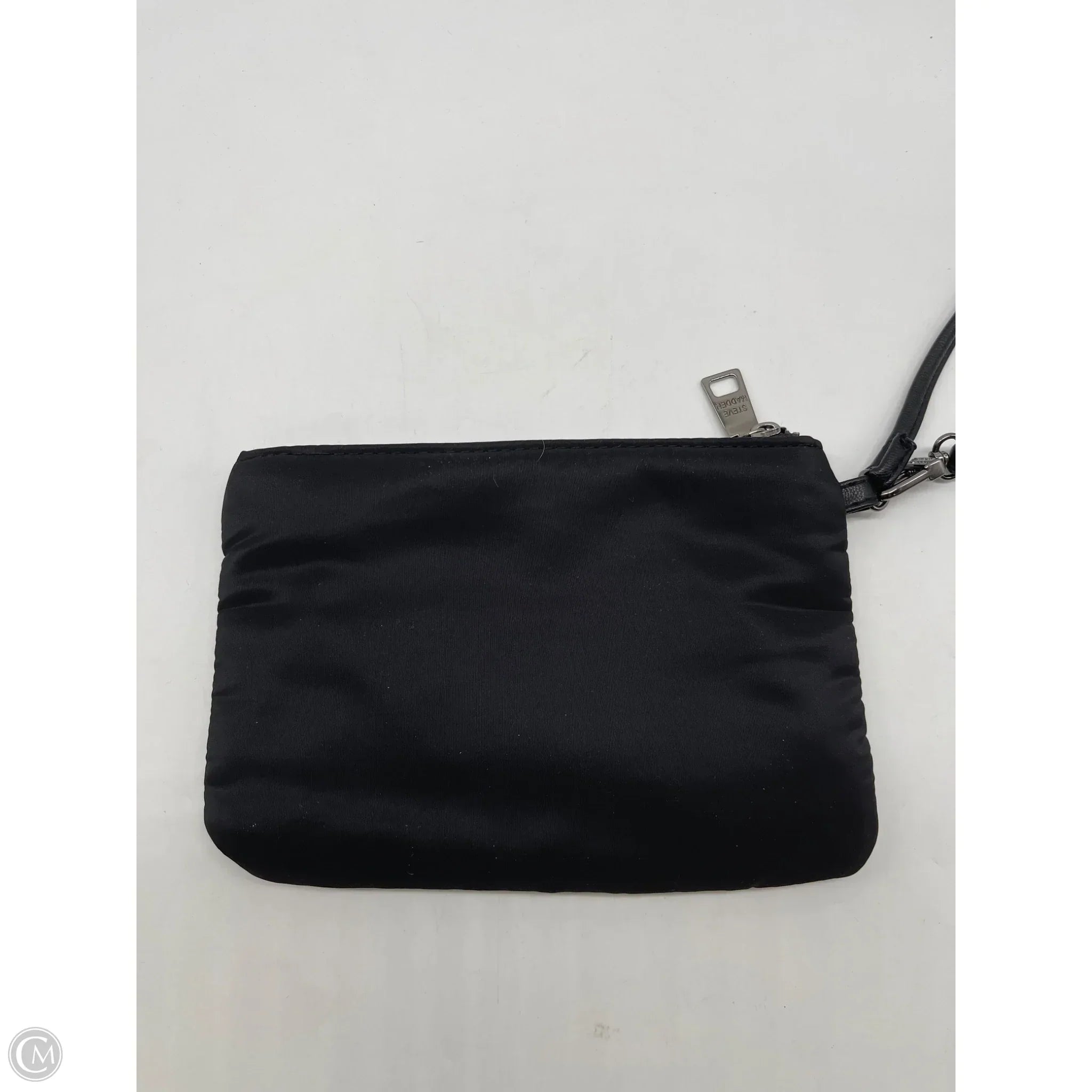 Wristlet By Steve Madden, Size: Medium