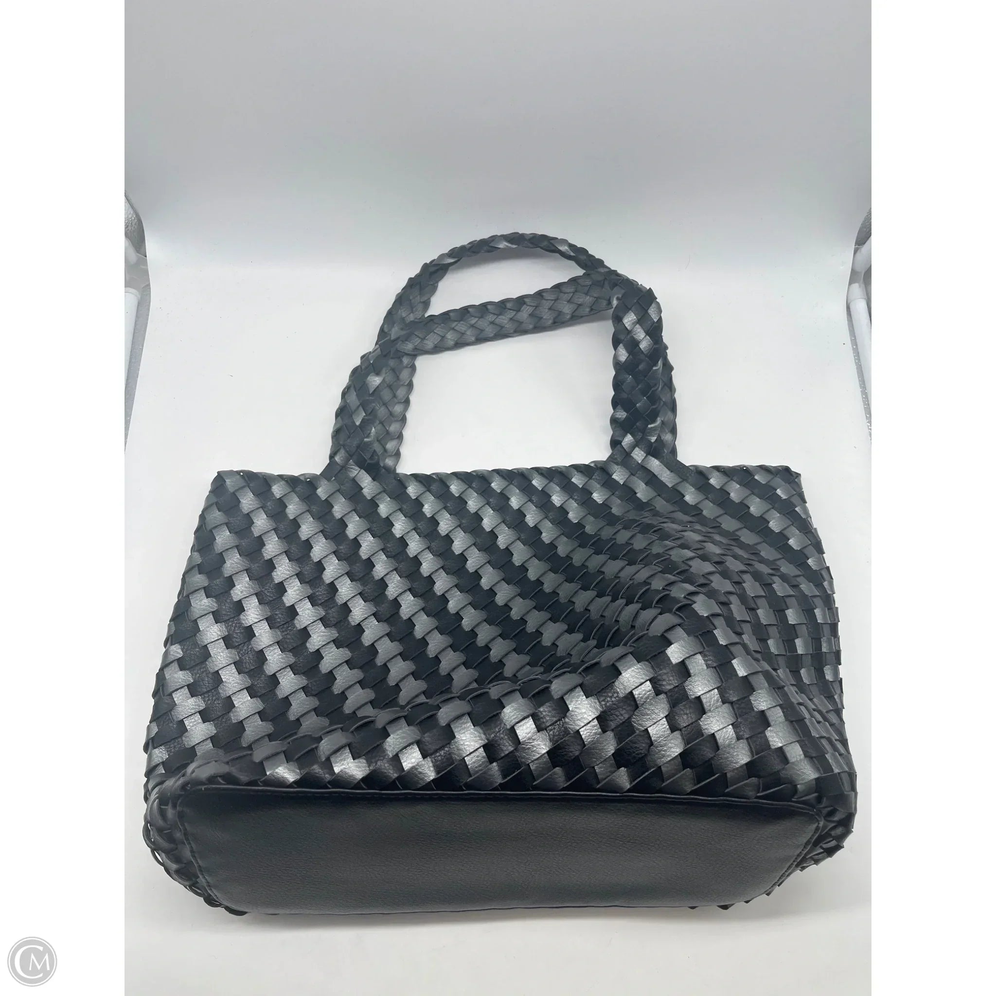 Tote By Clothes Mentor, Size: Medium