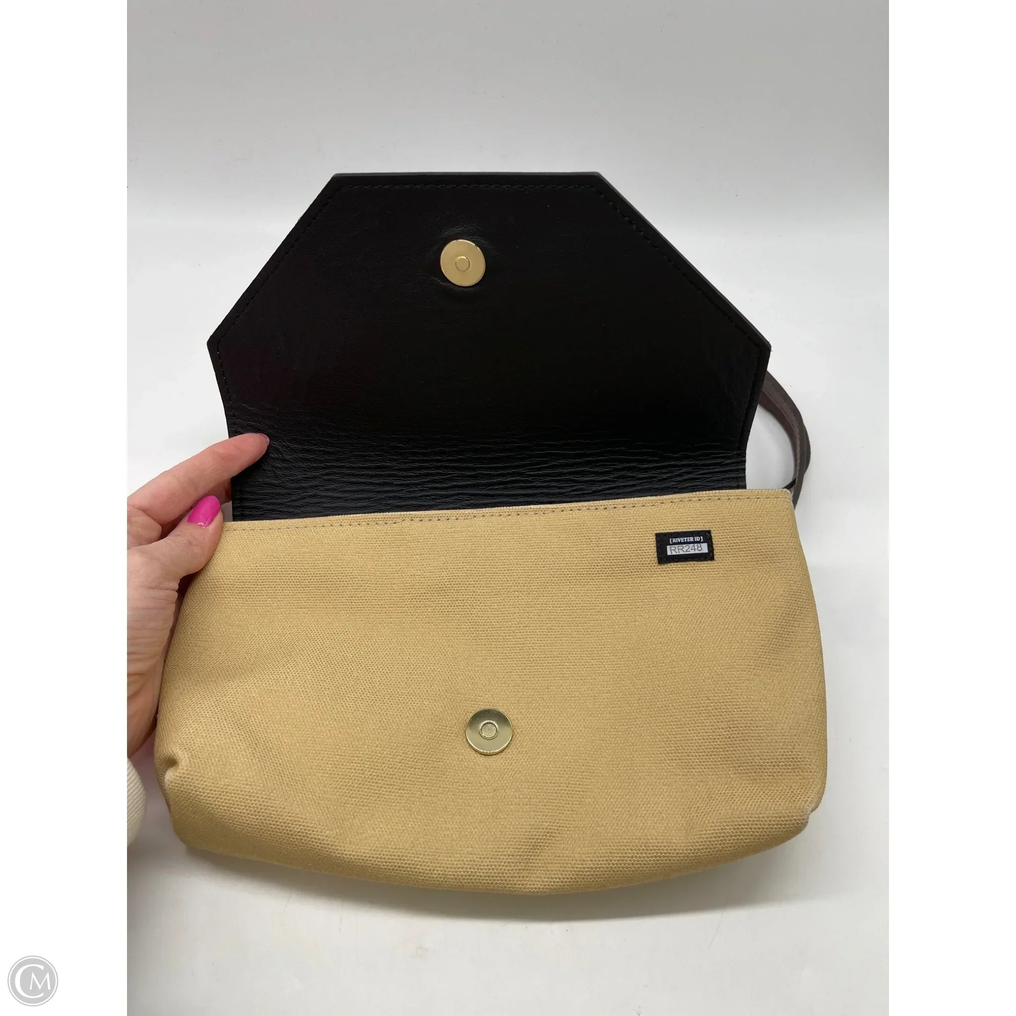 Crossbody By Clothes Mentor, Size: Small