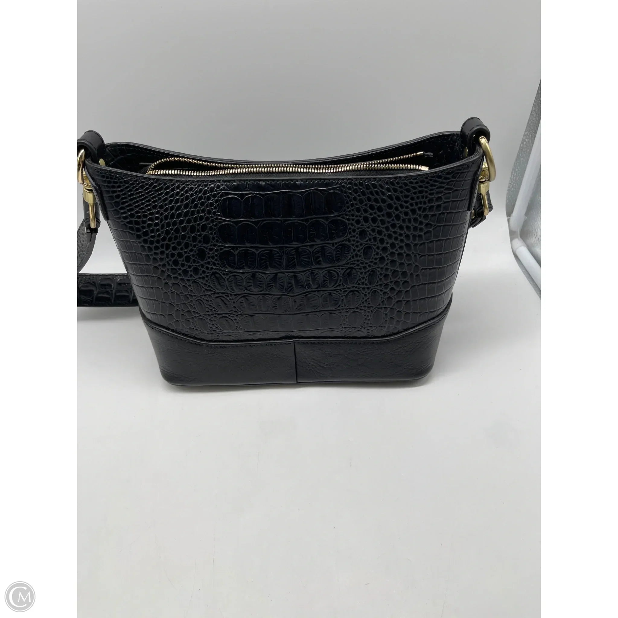Handbag By Clothes Mentor, Size: Medium