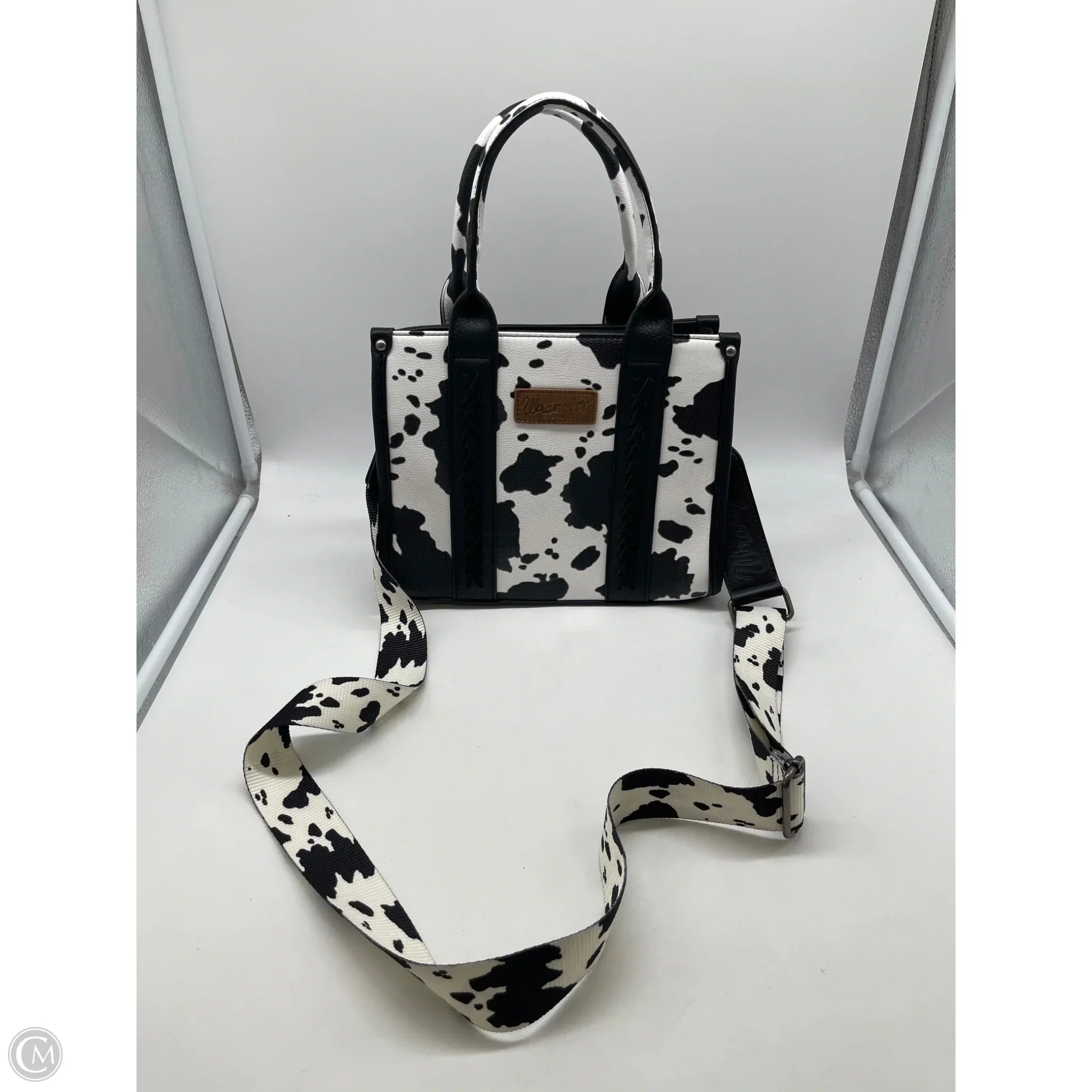 Handbag By Wrangler, Size: Medium