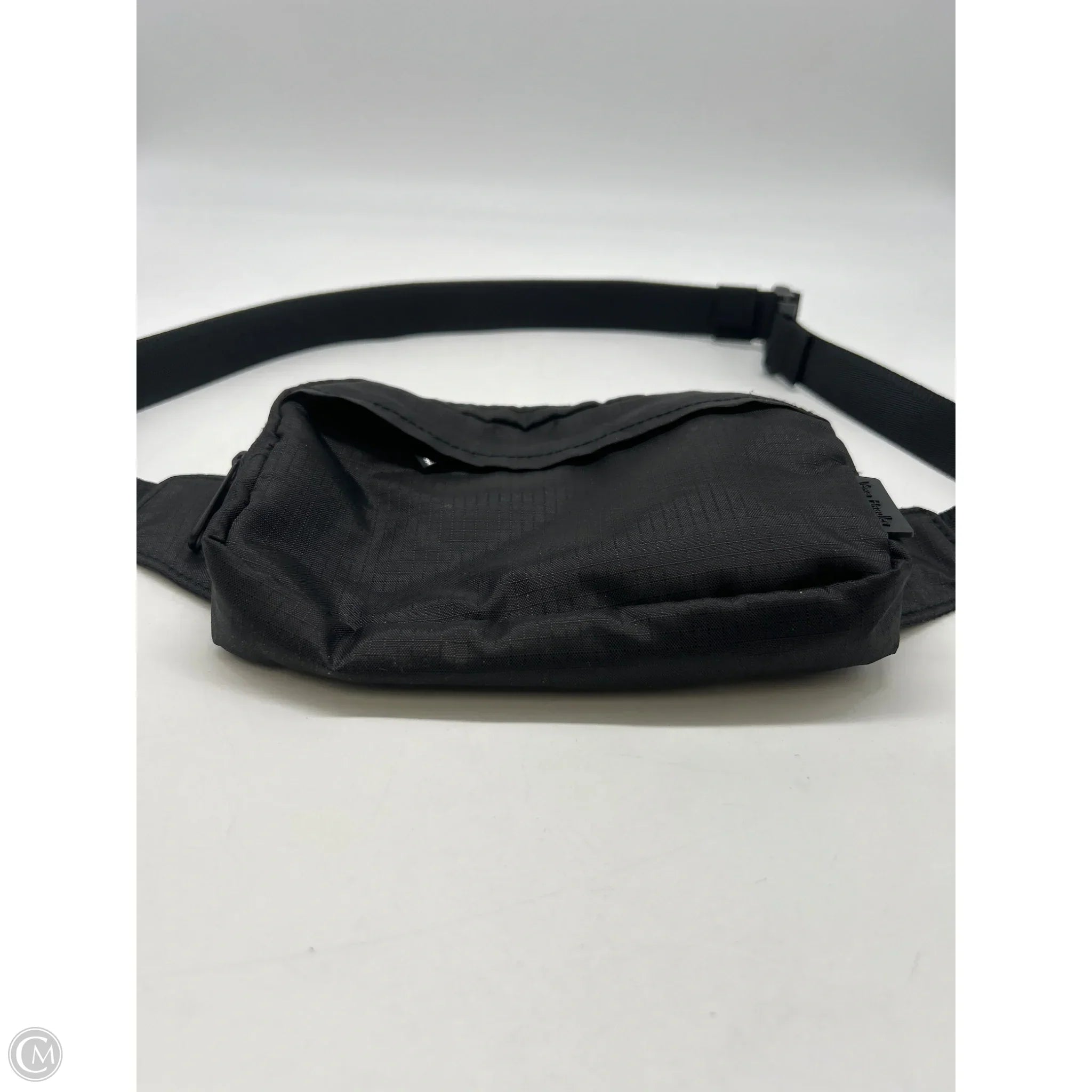 Belt Bag By Vera Bradley, Size: Small