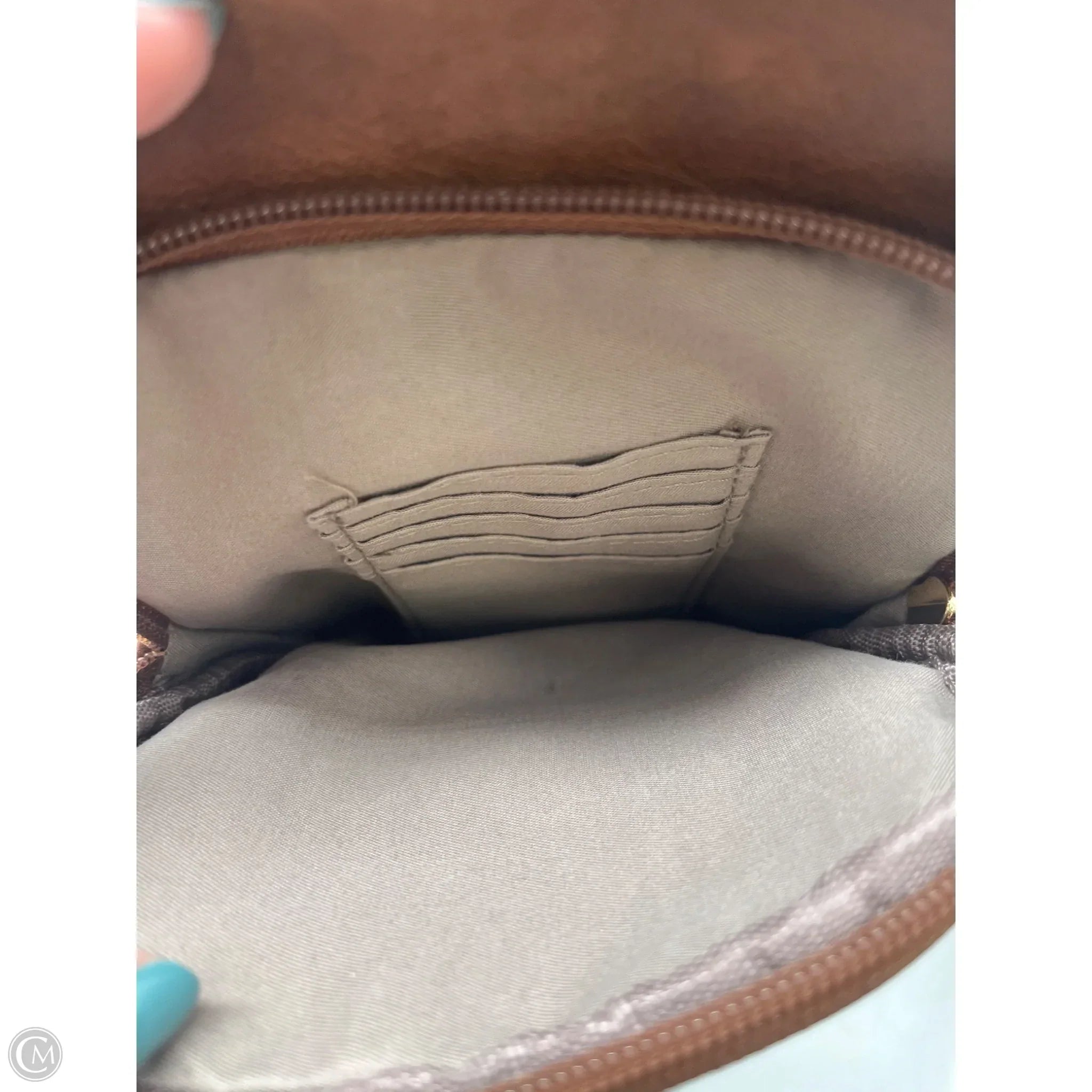 Crossbody By Clothes Mentor, Size: Medium