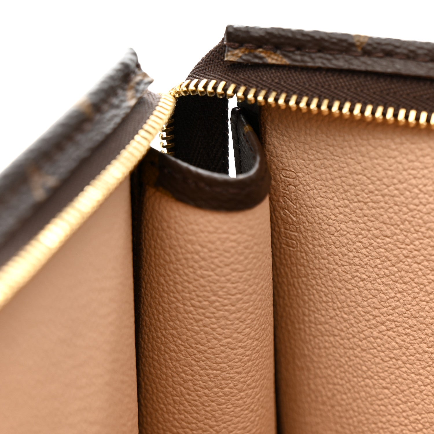 Monogram Poche Toilette 26