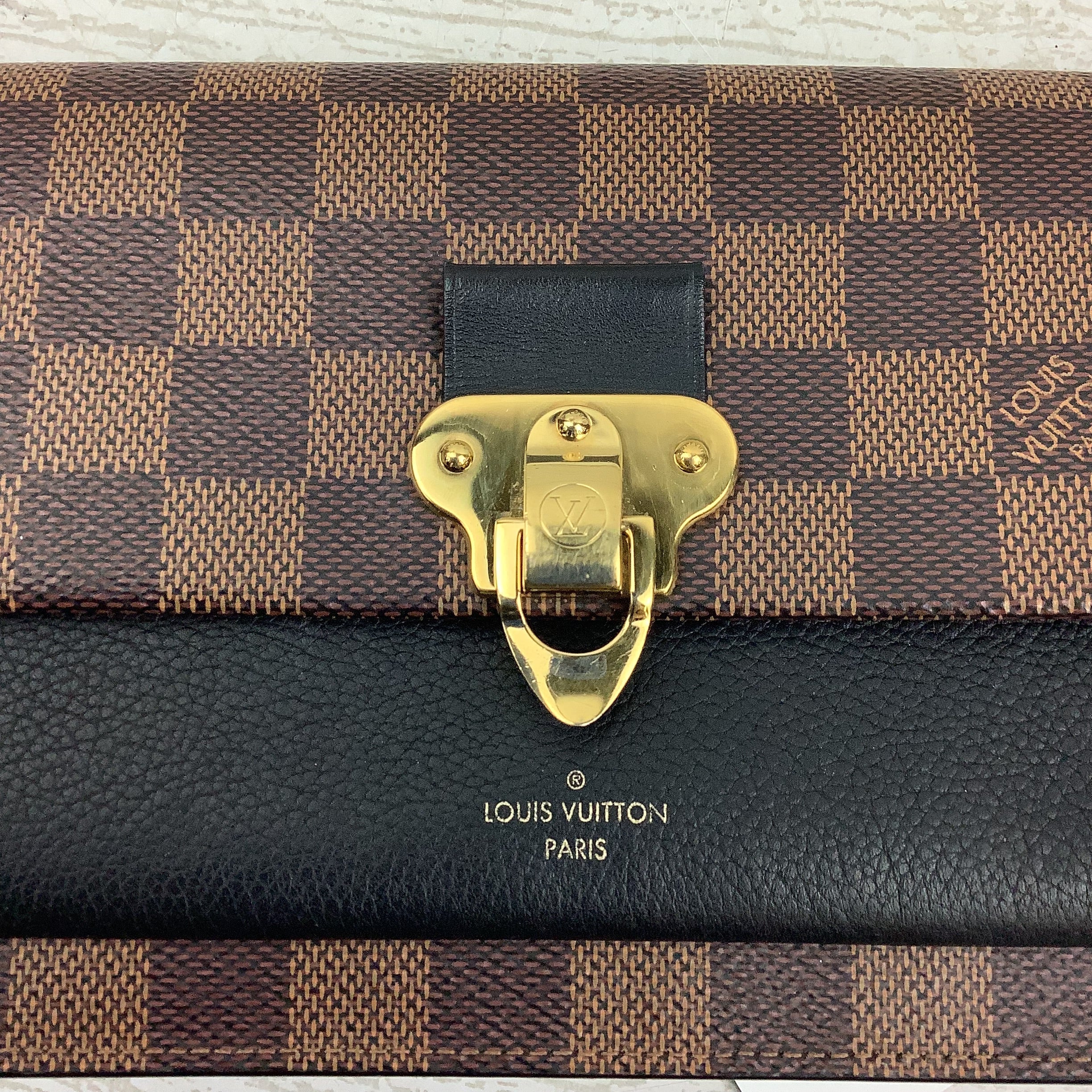 Crossbody Luxury Designer By Louis Vuitton, Size: Small